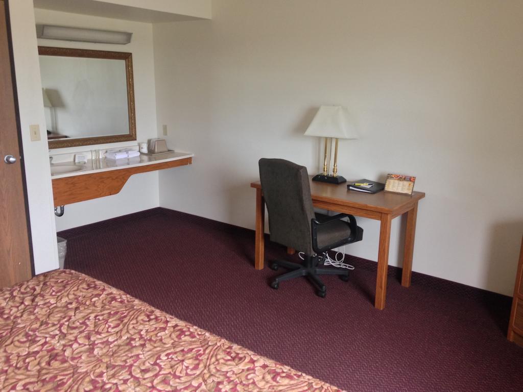 Super 8 by Wyndham Aberdeen West