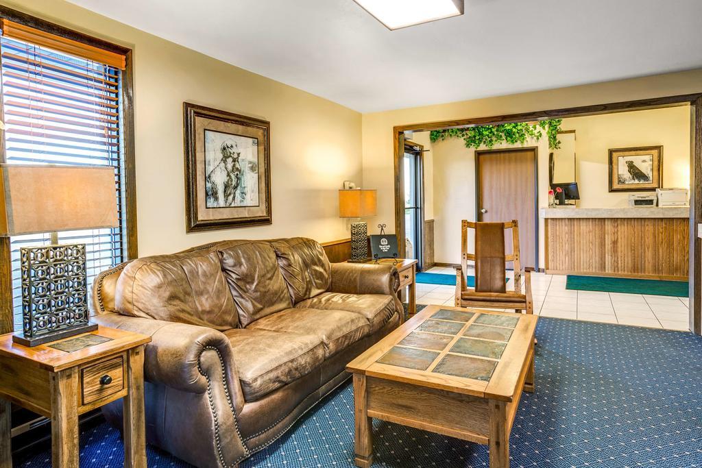 Super 8 by Wyndham Aberdeen West