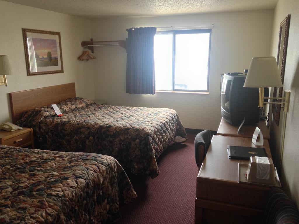 Super 8 by Wyndham Aberdeen West