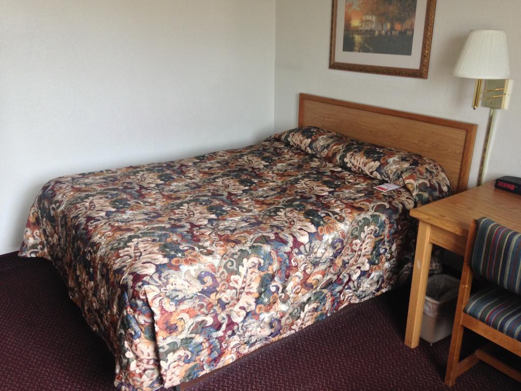 Super 8 by Wyndham Aberdeen West