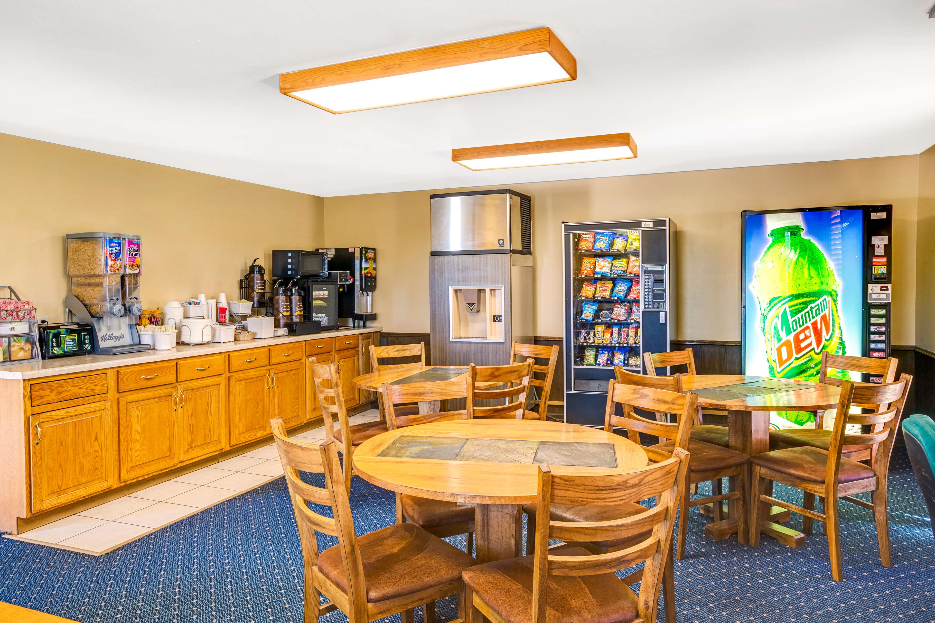 Super 8 by Wyndham Aberdeen West