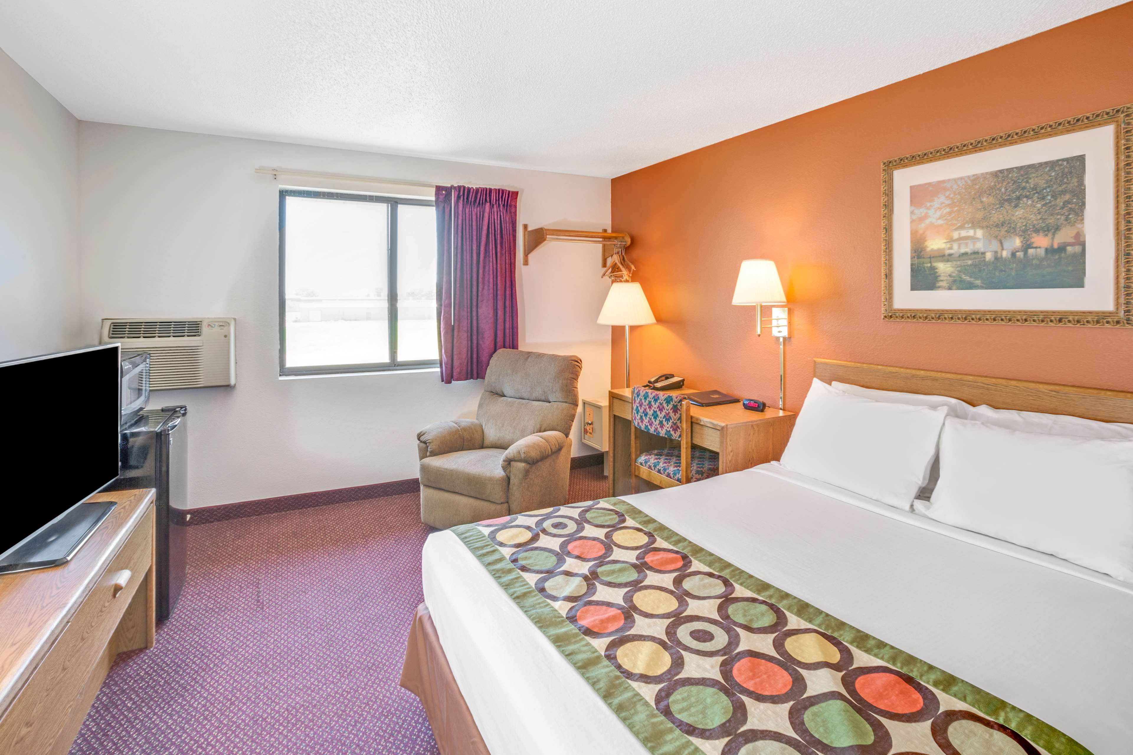 Super 8 by Wyndham Aberdeen West