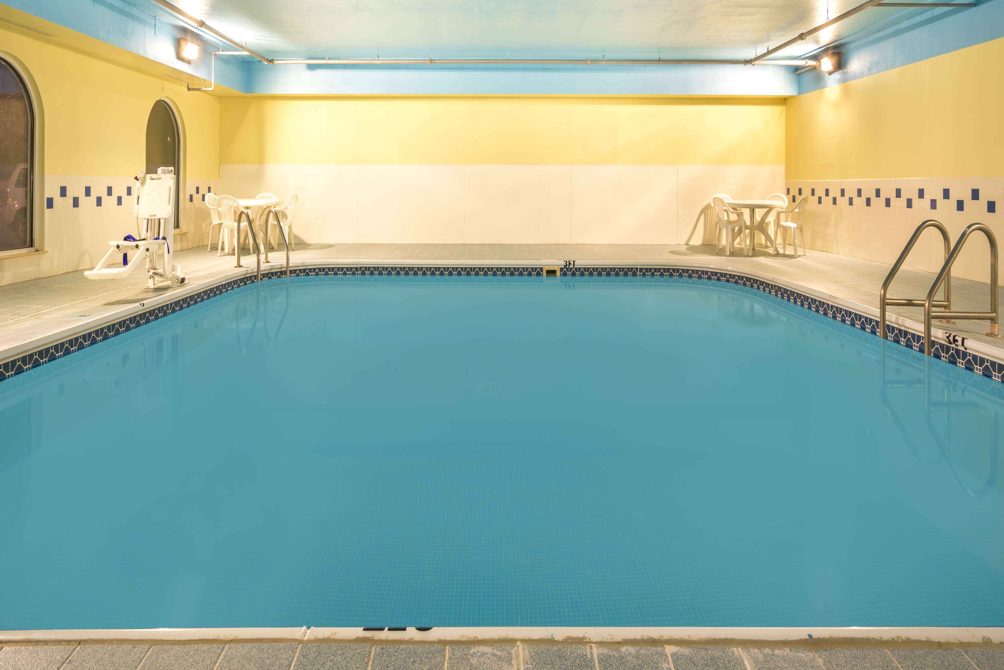 Super 8 by Wyndham Beresford