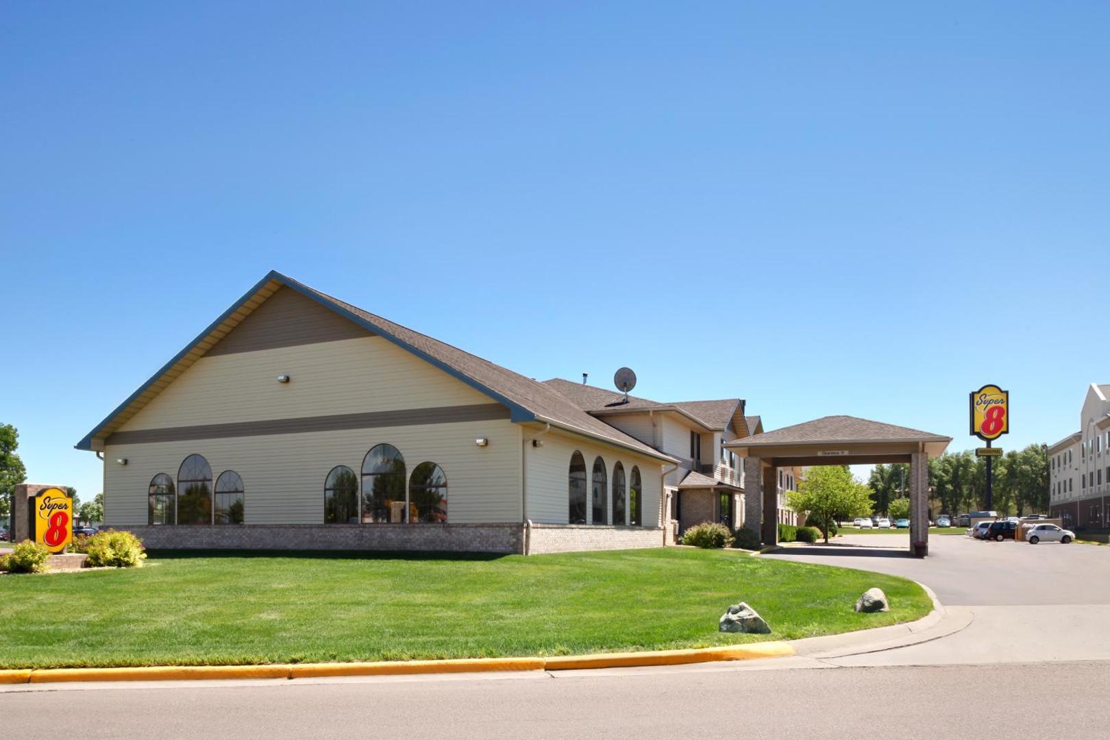 Super 8 by Wyndham Brookings