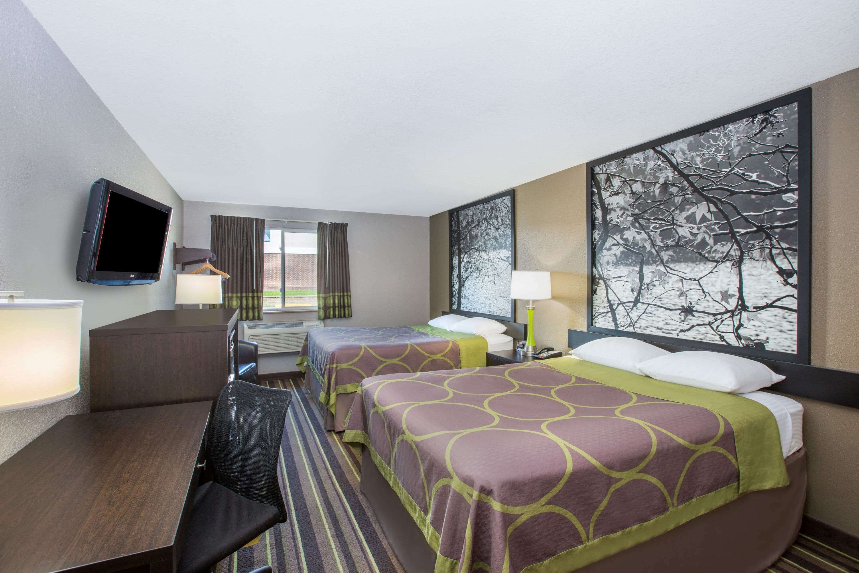 Super 8 by Wyndham Brookings