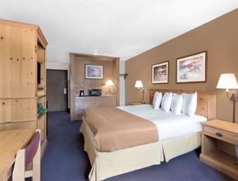 Super 8 by Wyndham Chamberlain SD