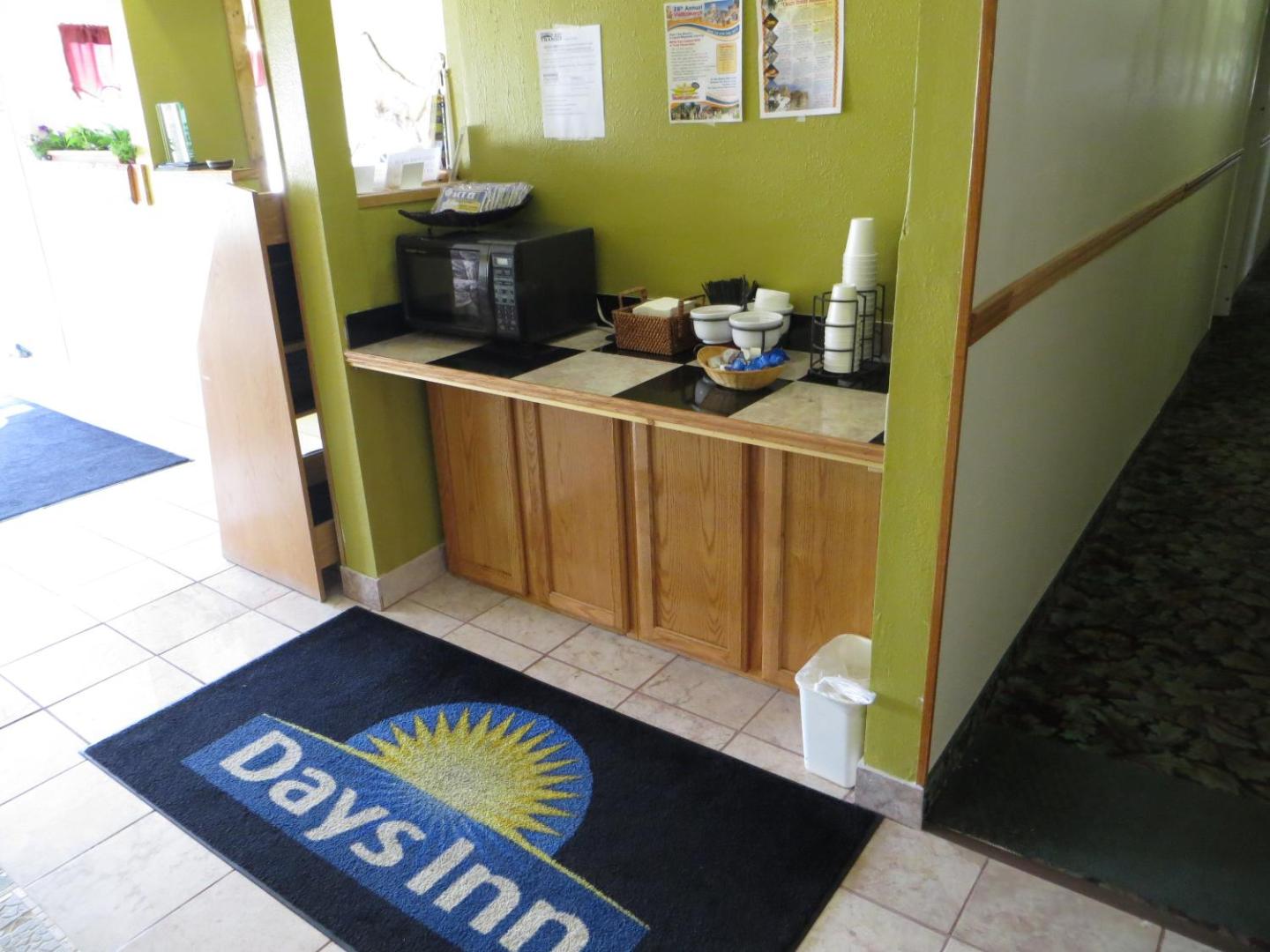 Days Inn by Wyndham Custer