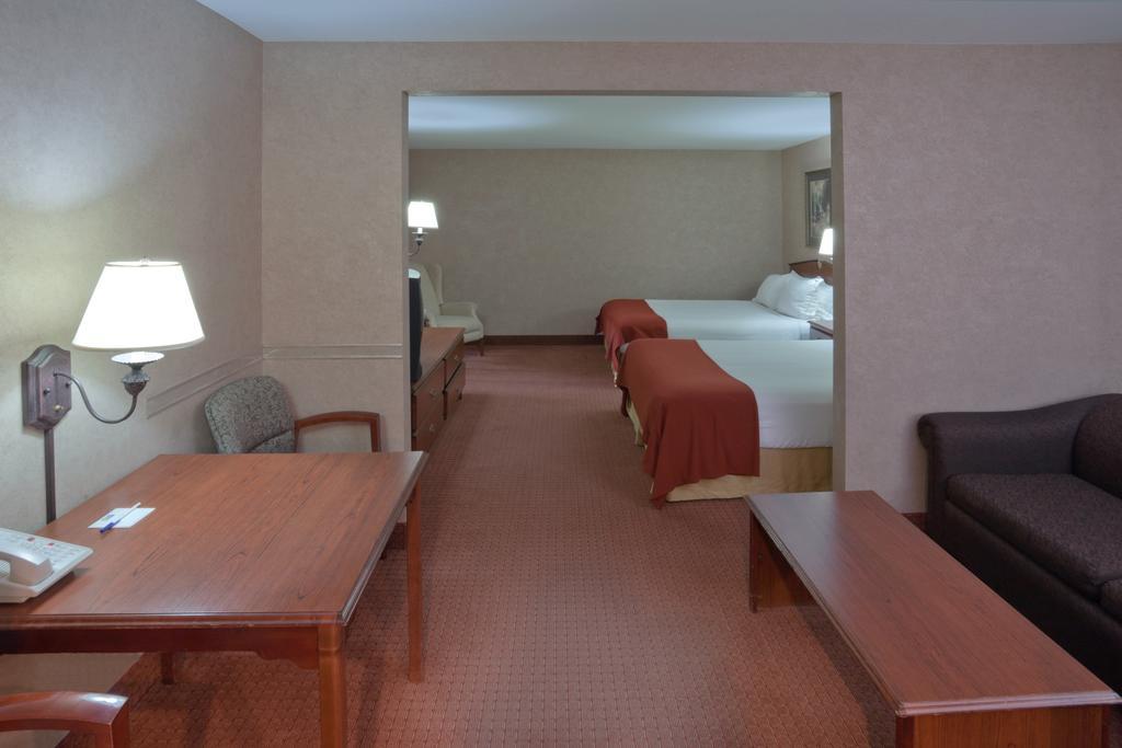 Holiday Inn Express Hotel & Suites Deadwood - Gold Dust Casino
