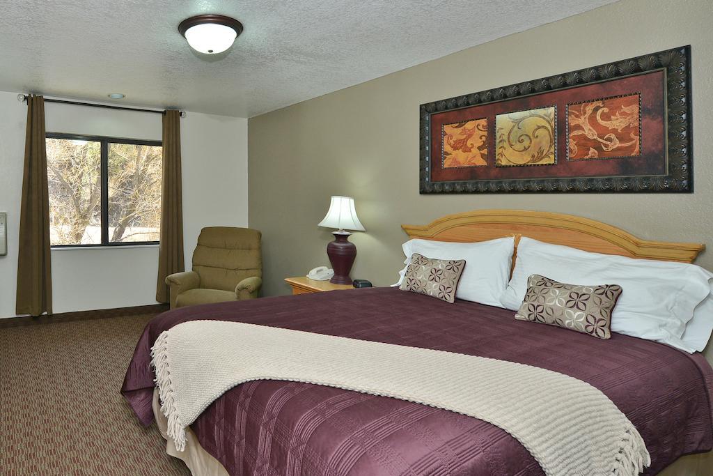 Super 8 by Wyndham Deadwood/Black Hills Area