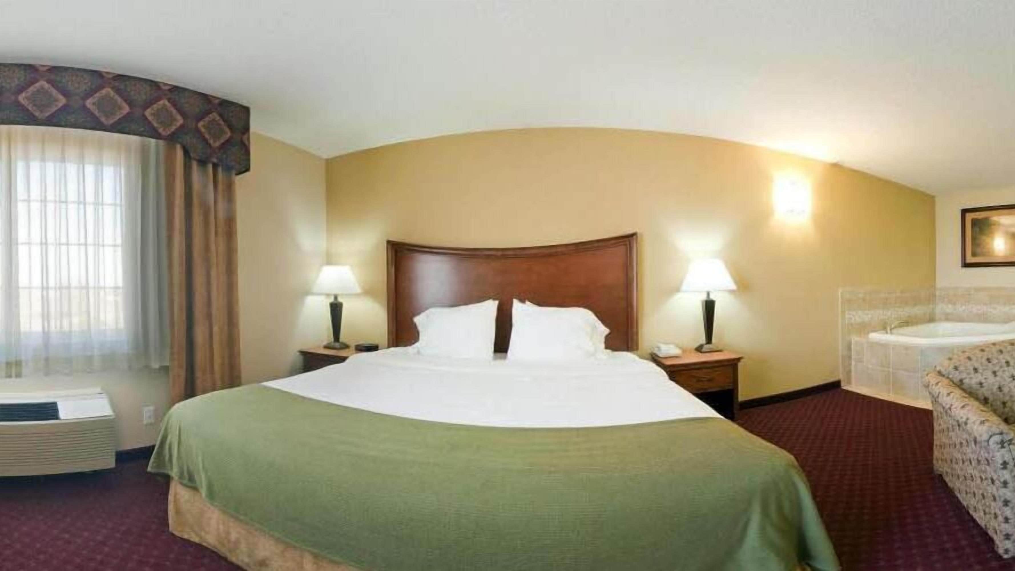 Holiday Inn Express Hotel & Suites Pierre - Fort Pierre
