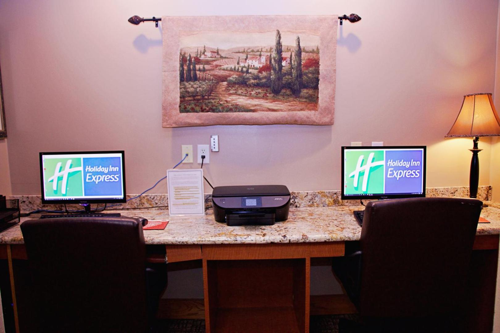 Holiday Inn Express Hotel & Suites Pierre - Fort Pierre