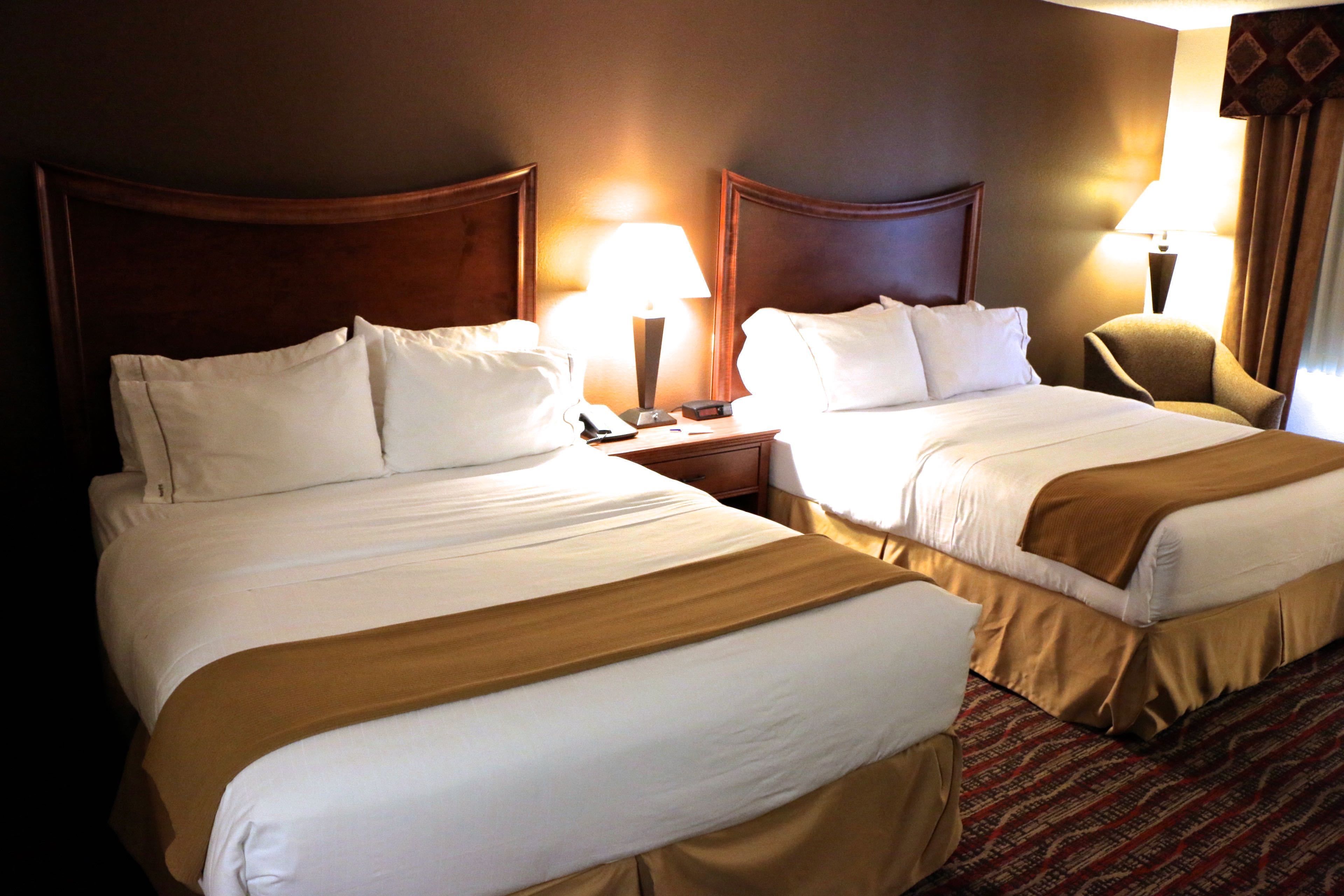 Holiday Inn Express Hotel & Suites Pierre - Fort Pierre