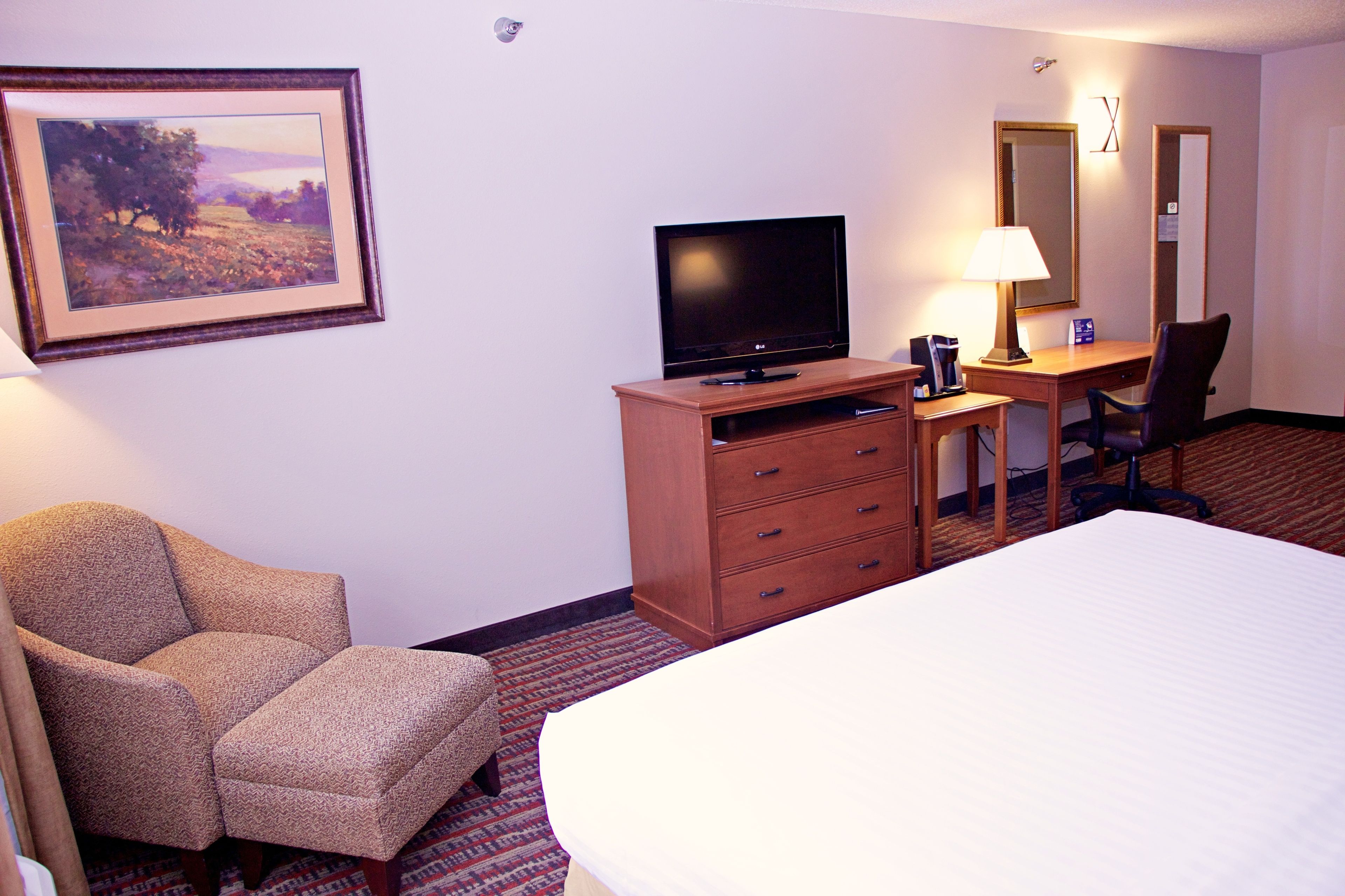 Holiday Inn Express Hotel & Suites Pierre - Fort Pierre