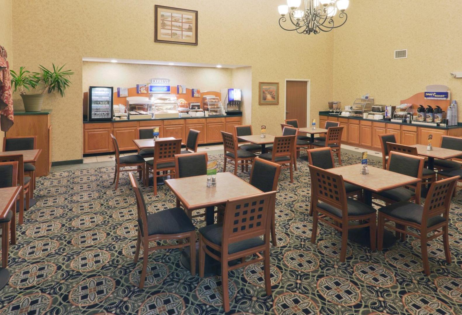 Holiday Inn Express Hotel & Suites Pierre - Fort Pierre