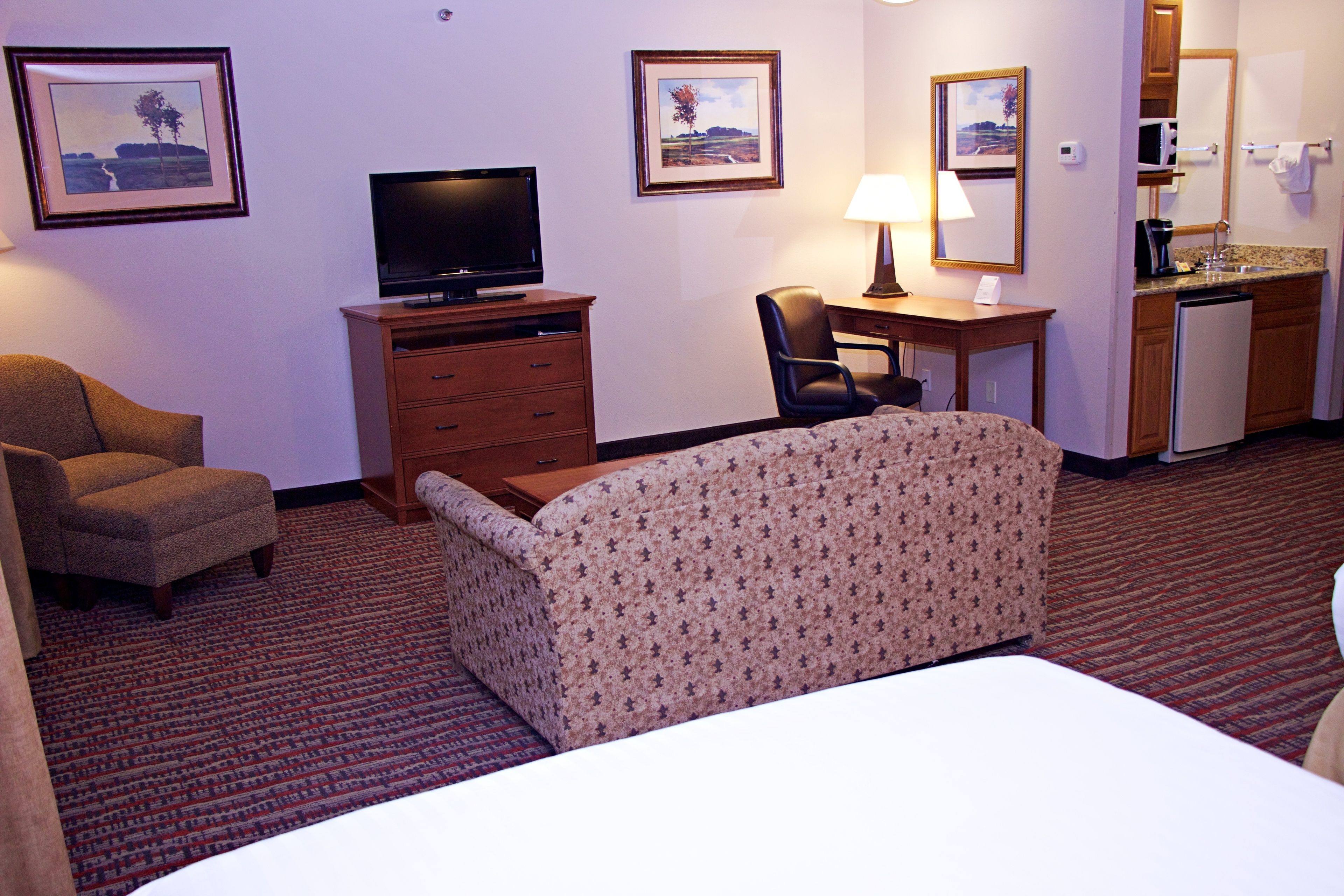 Holiday Inn Express Hotel & Suites Pierre - Fort Pierre