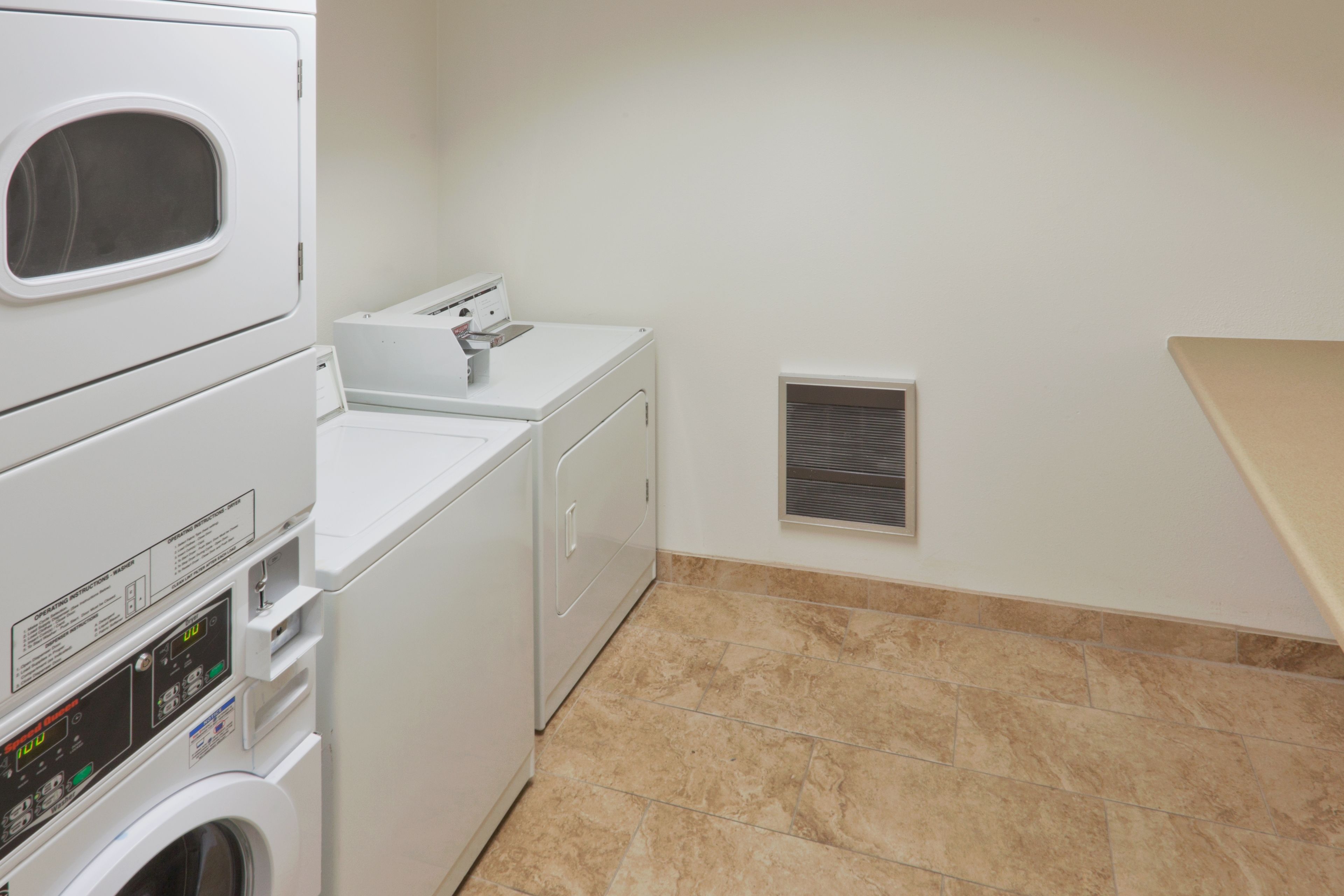 Holiday Inn Express Hotel & Suites Pierre - Fort Pierre
