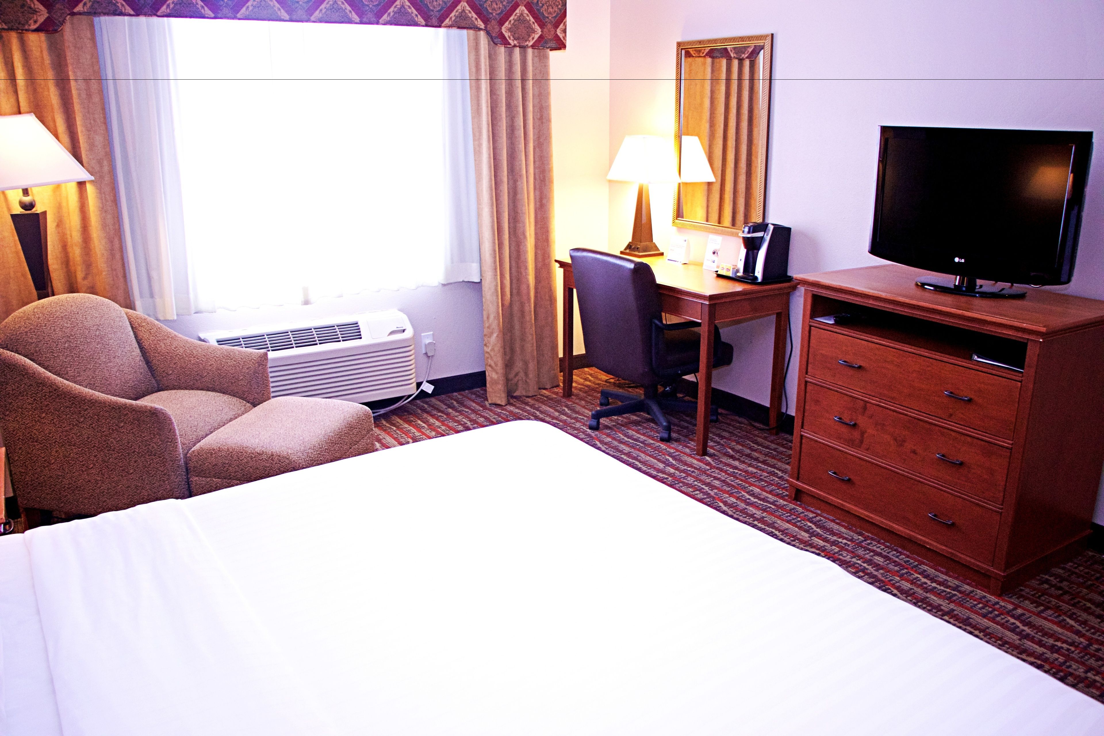 Holiday Inn Express Hotel & Suites Pierre - Fort Pierre