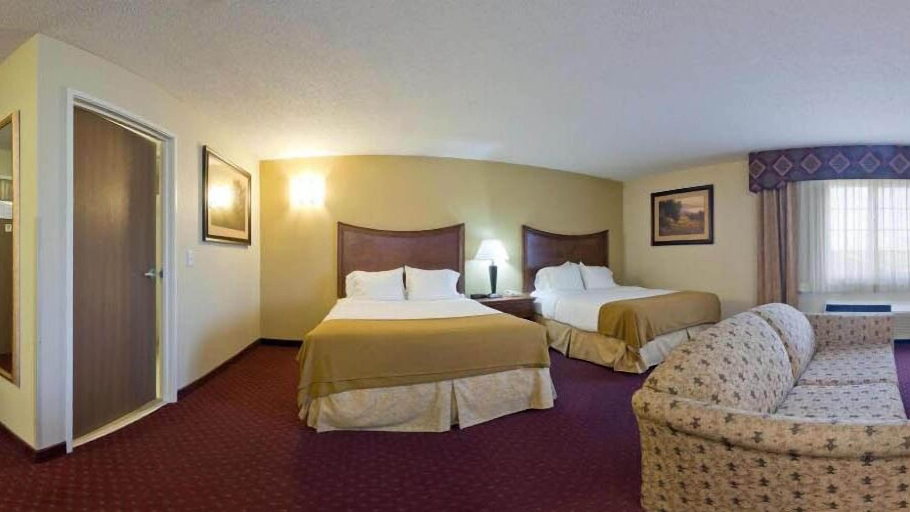 Holiday Inn Express Hotel & Suites Pierre - Fort Pierre