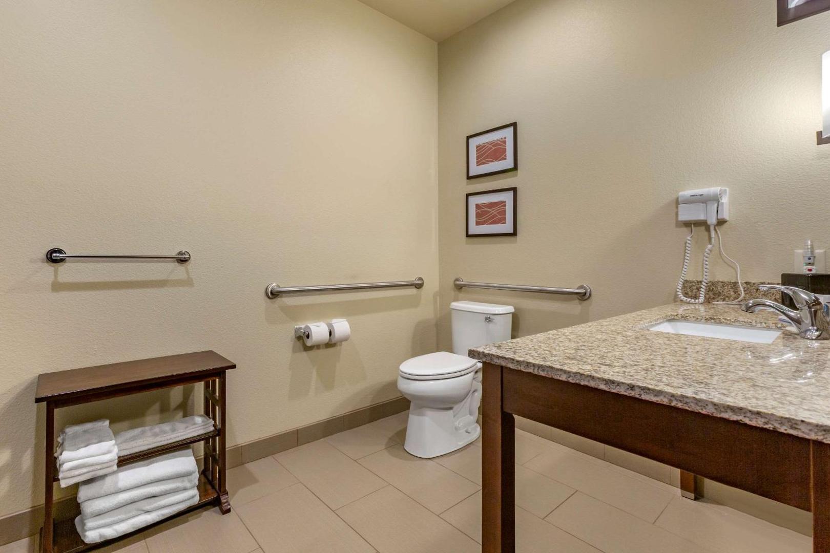 Comfort Inn & Suites Hill City