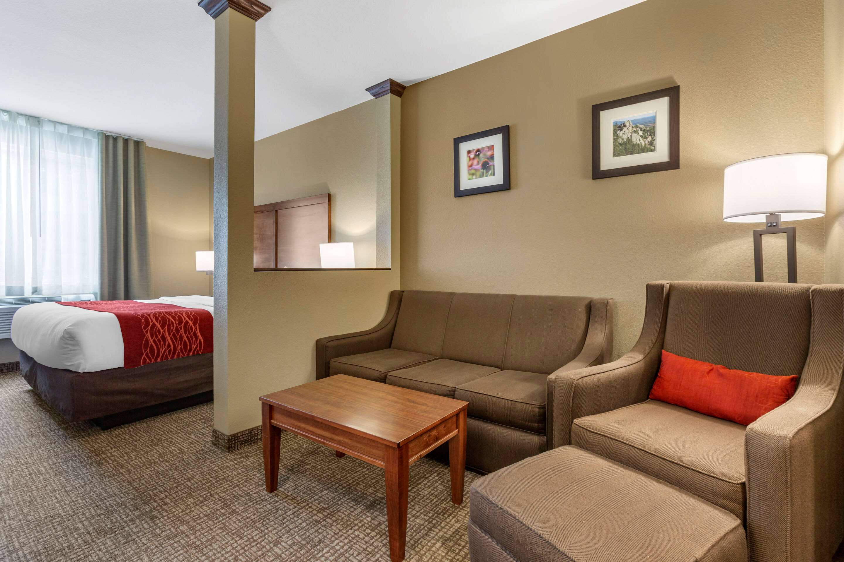 Comfort Inn & Suites Hill City
