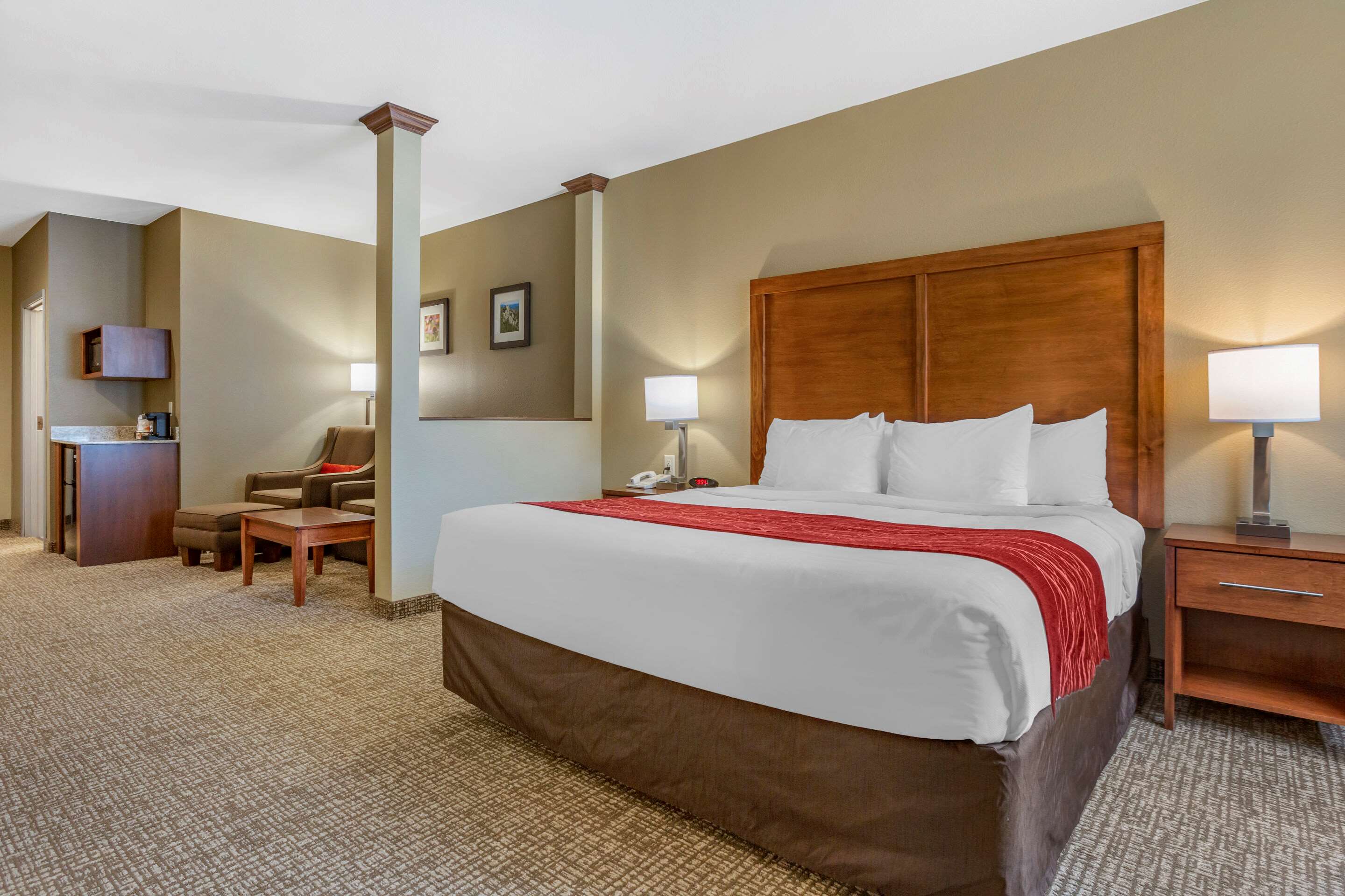 Comfort Inn & Suites Hill City