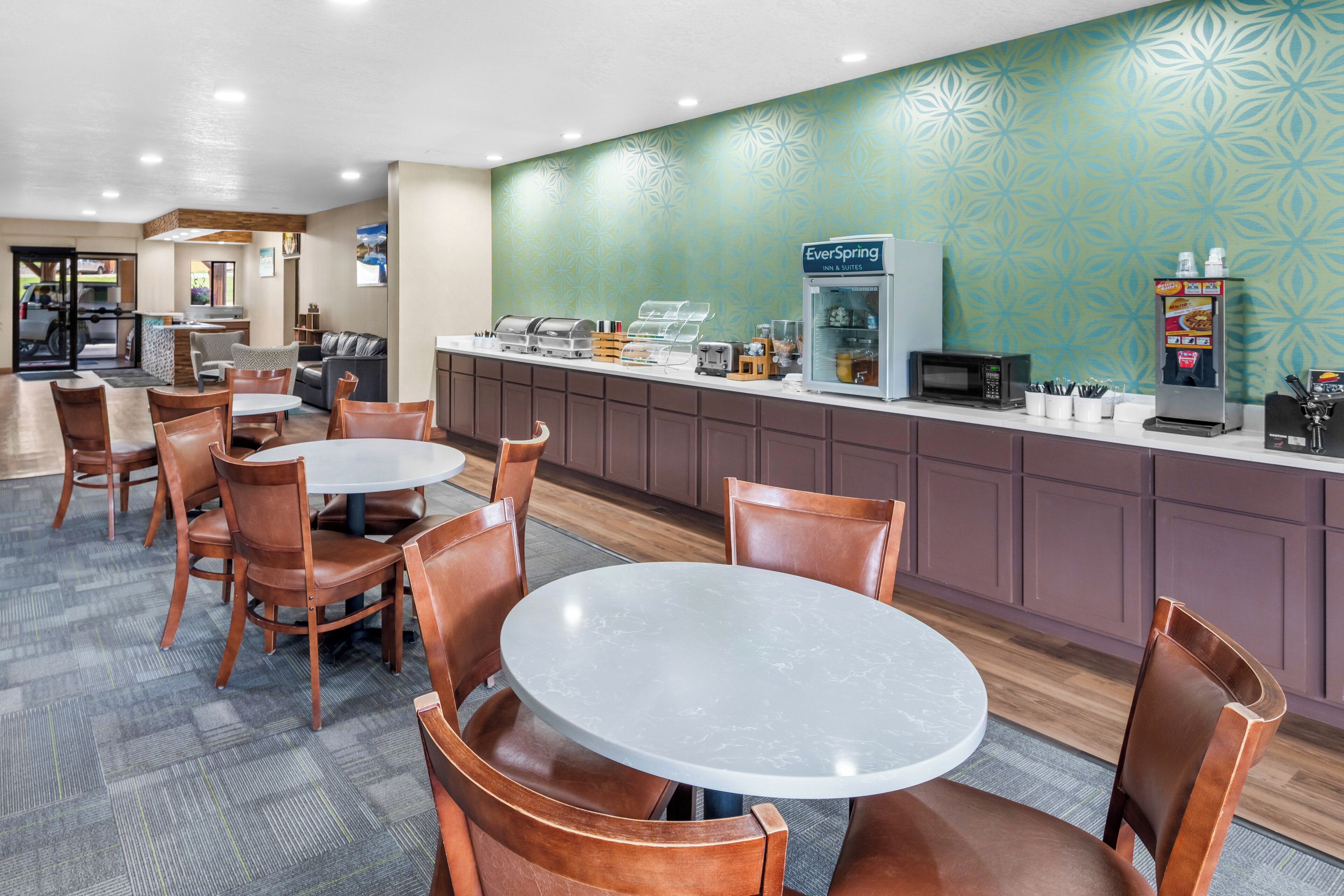 EverSpring Inn & Suites