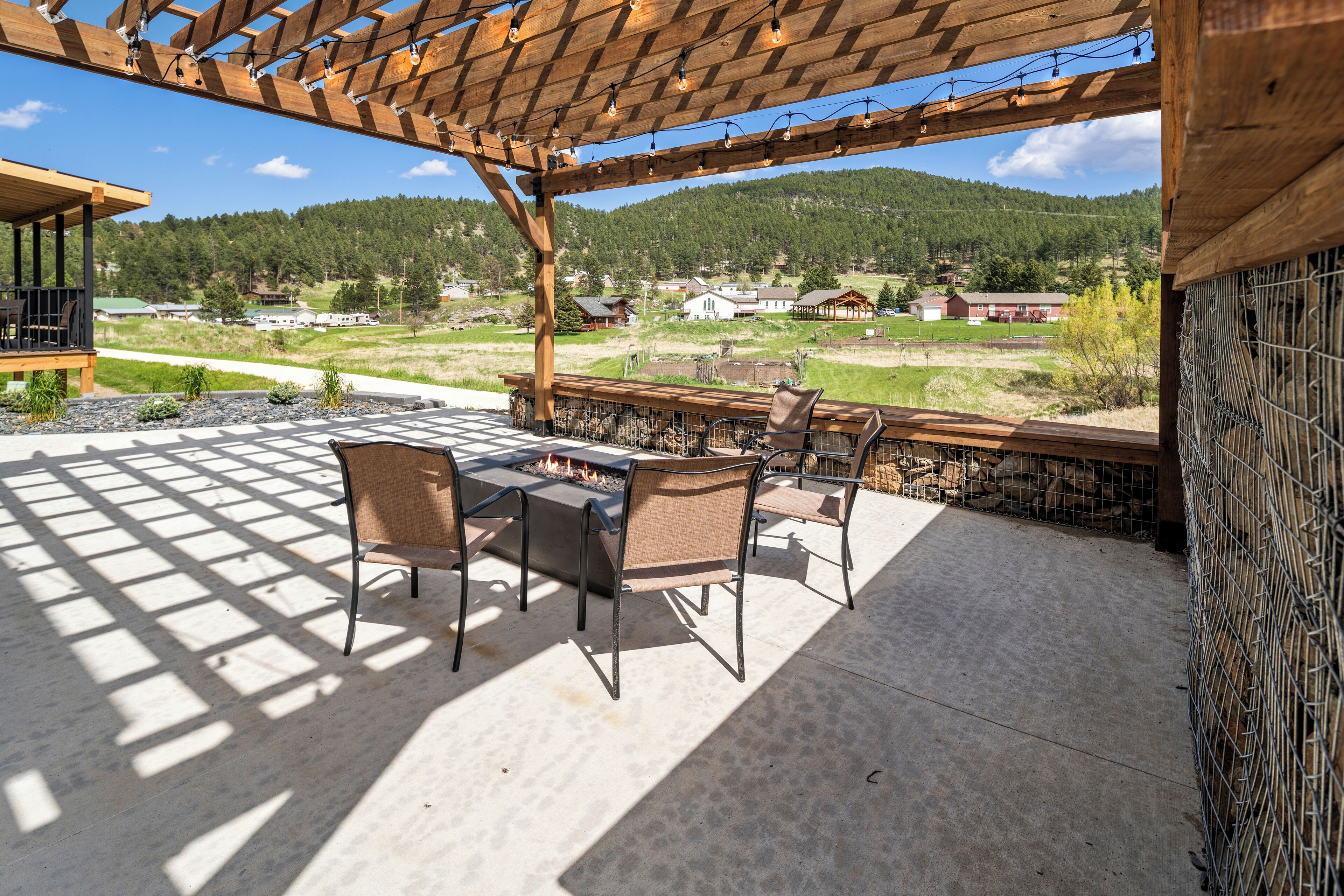 EverSpring Inn & Suites