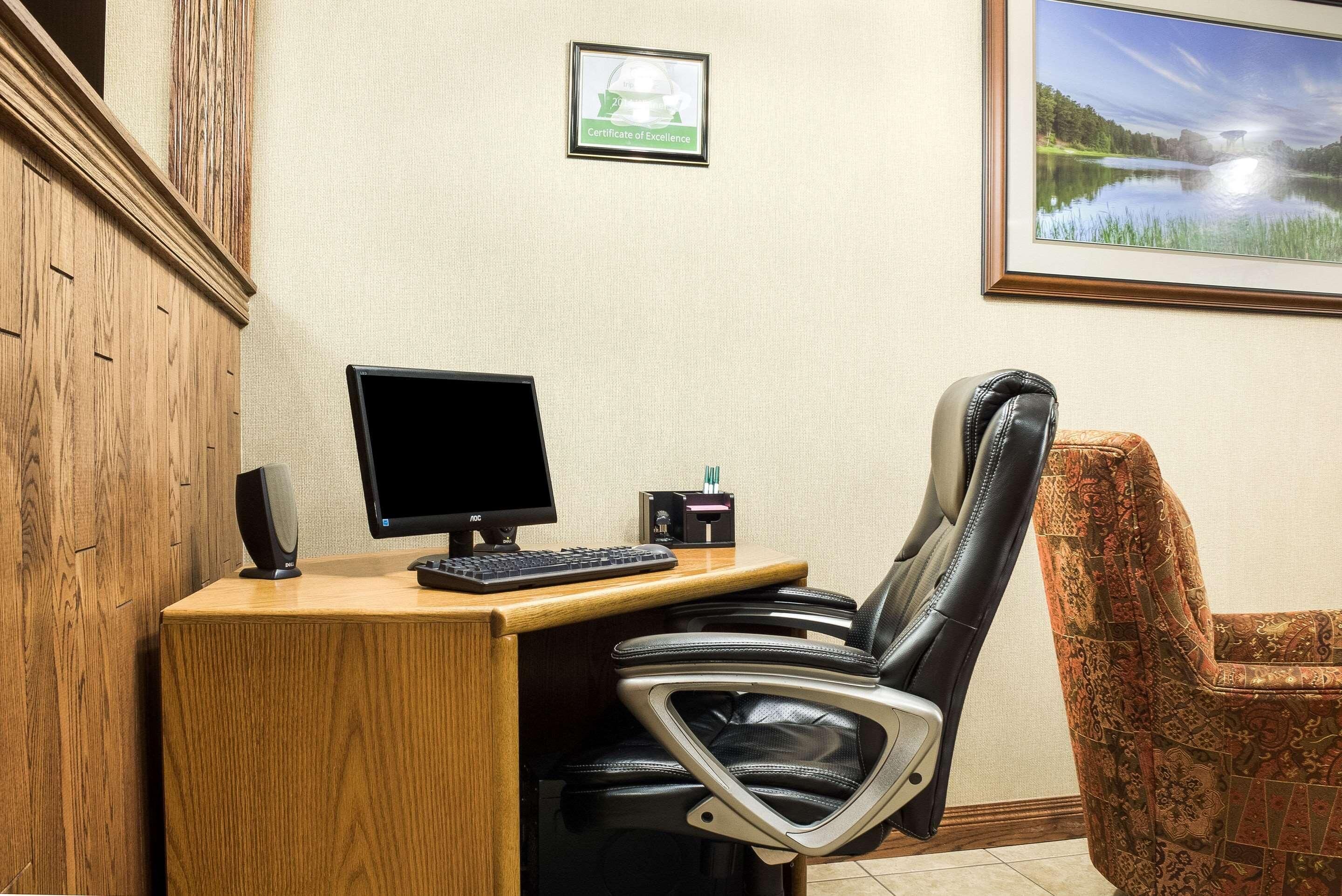 EverSpring Inn & Suites