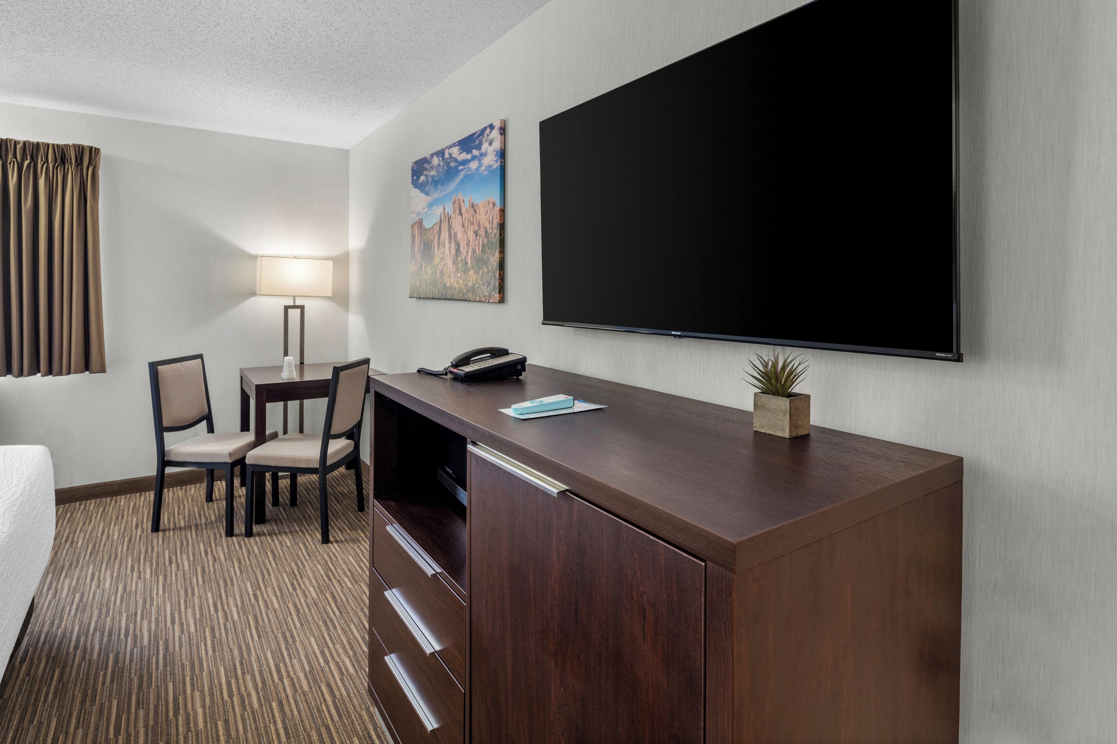 EverSpring Inn & Suites
