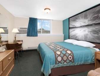 Super 8 by Wyndham Huron