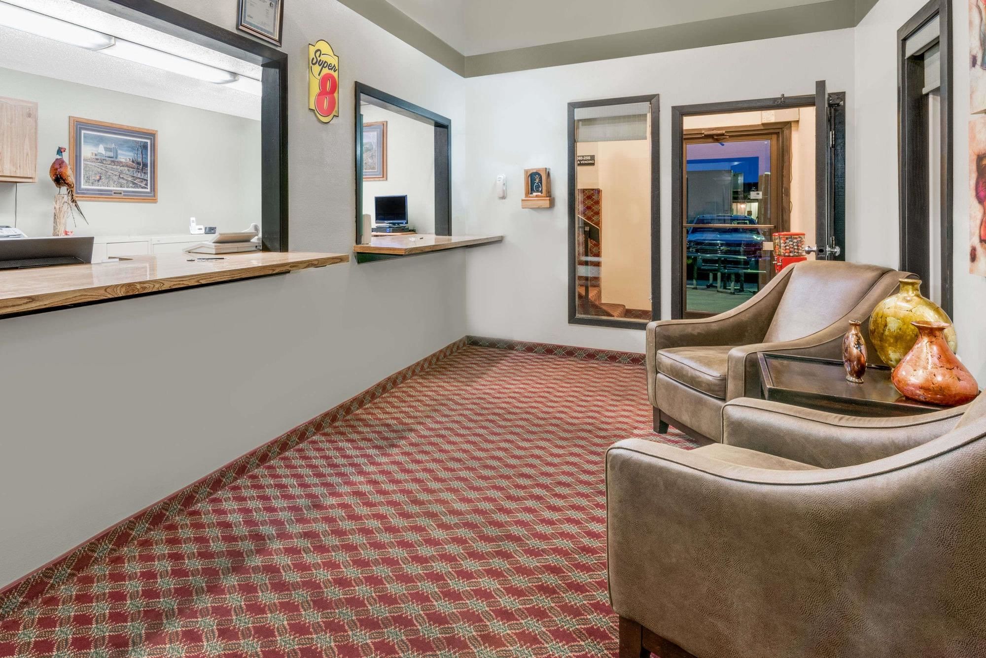 Super 8 by Wyndham Huron