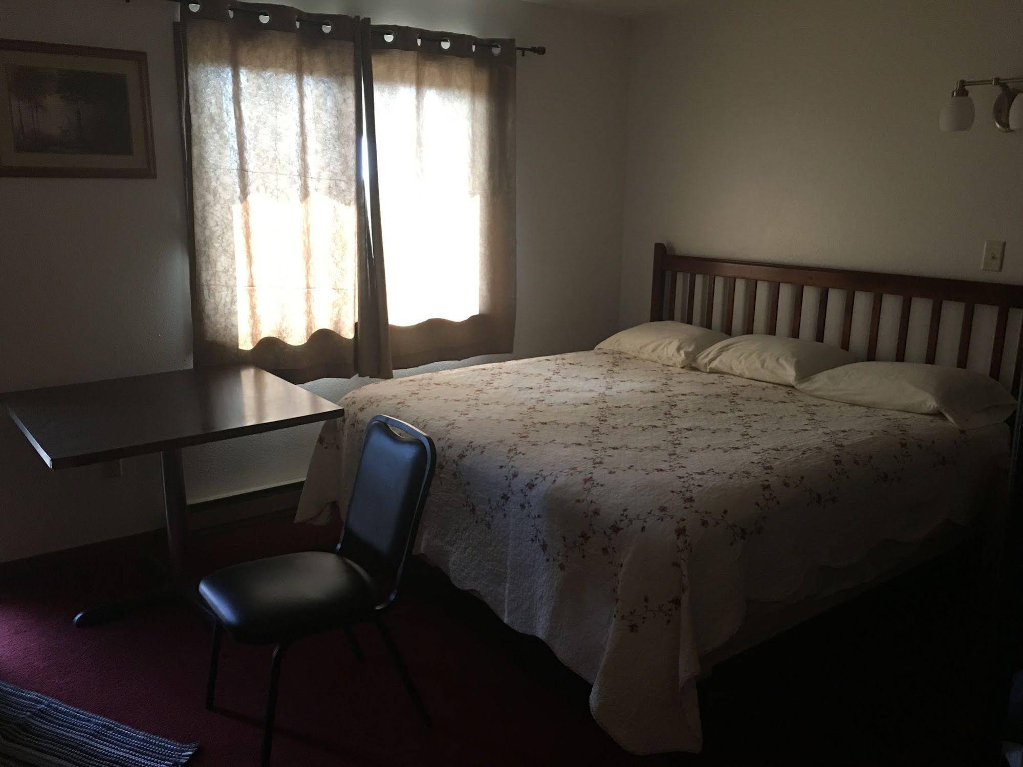 Budget Host Inn Kennebec