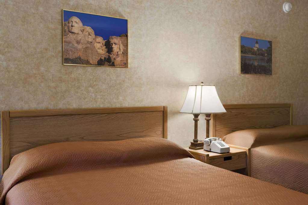 Magnuson Grand Rushmore View