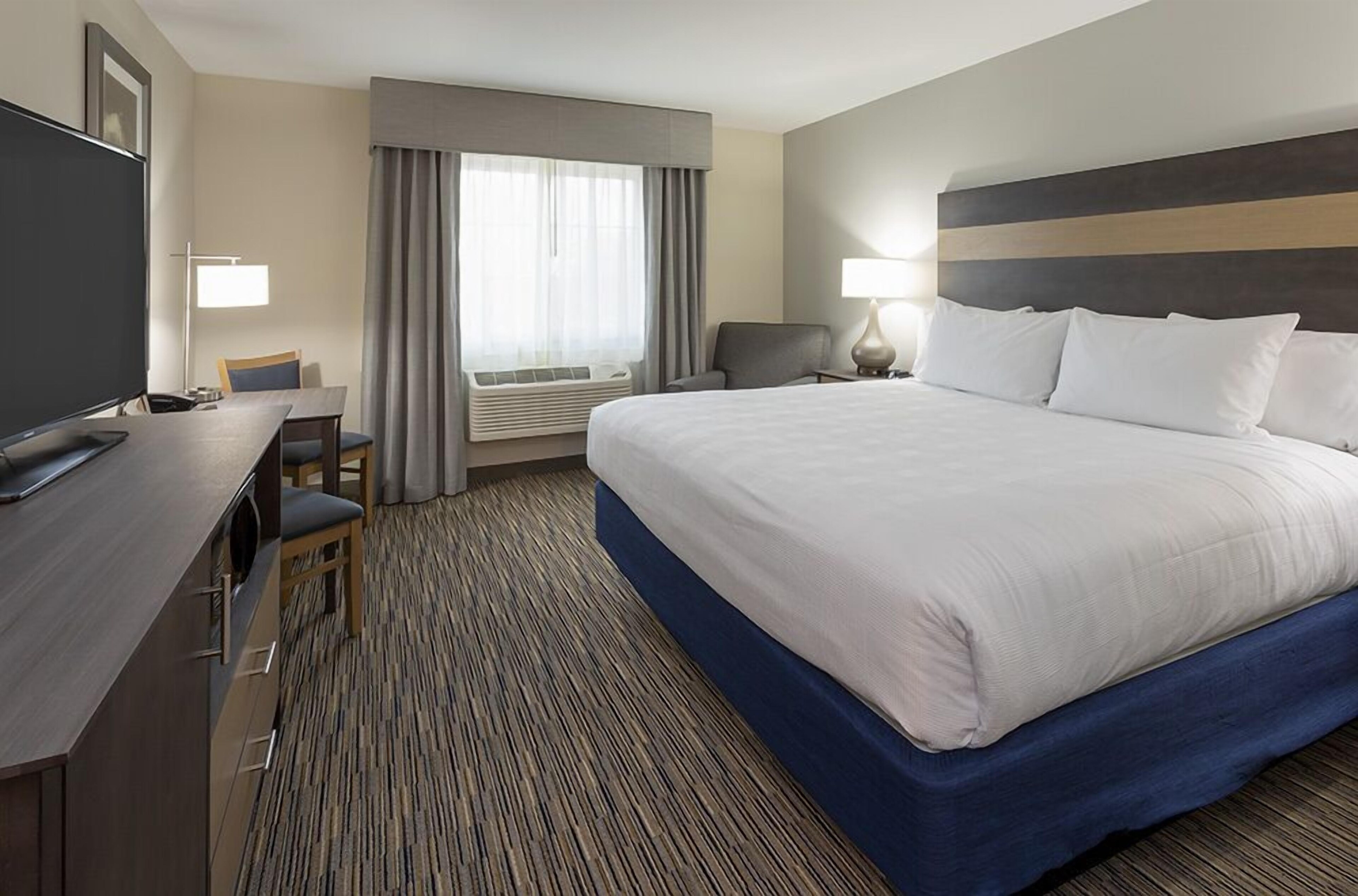 Grandstay Hotel and Suites