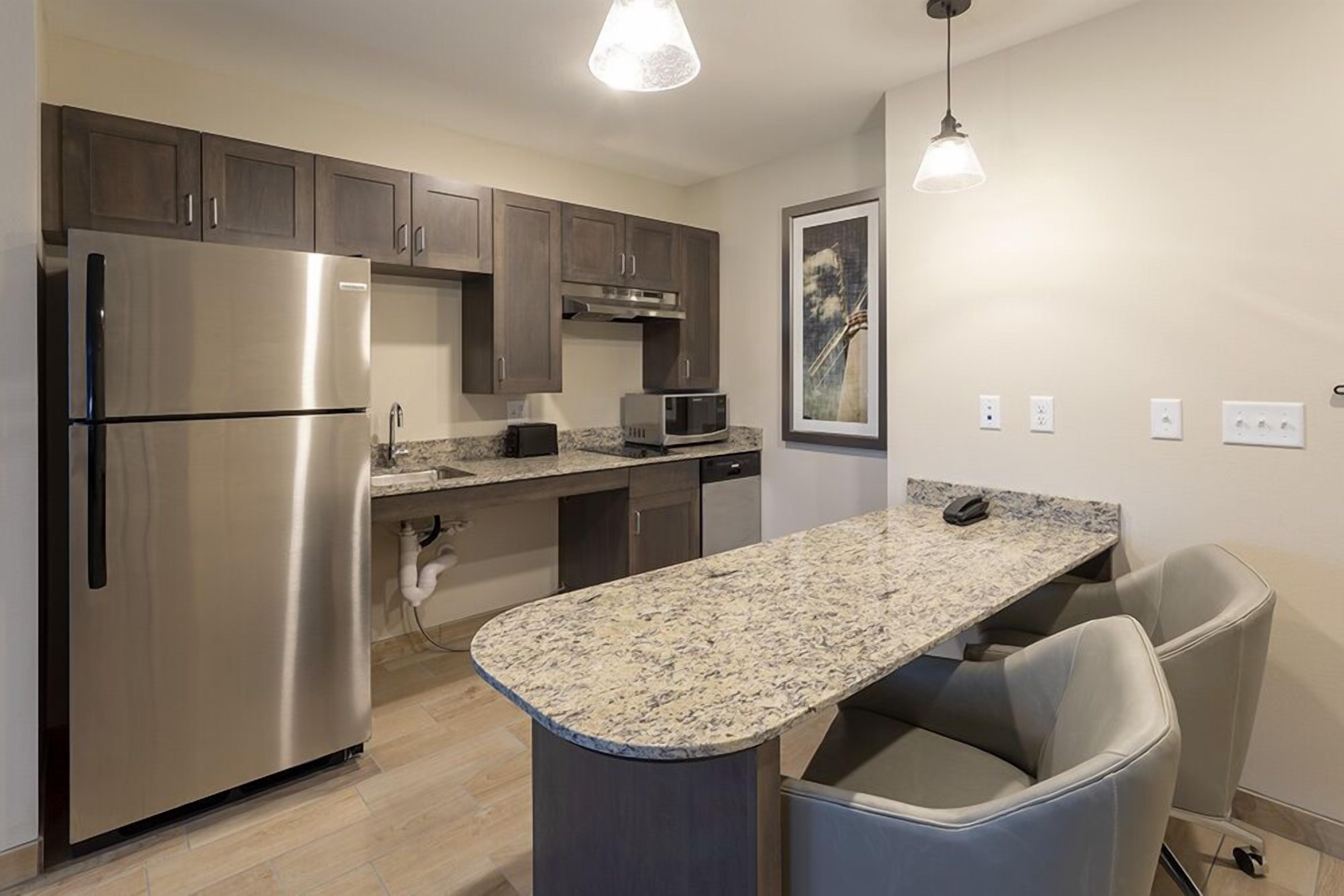 Grandstay Hotel and Suites