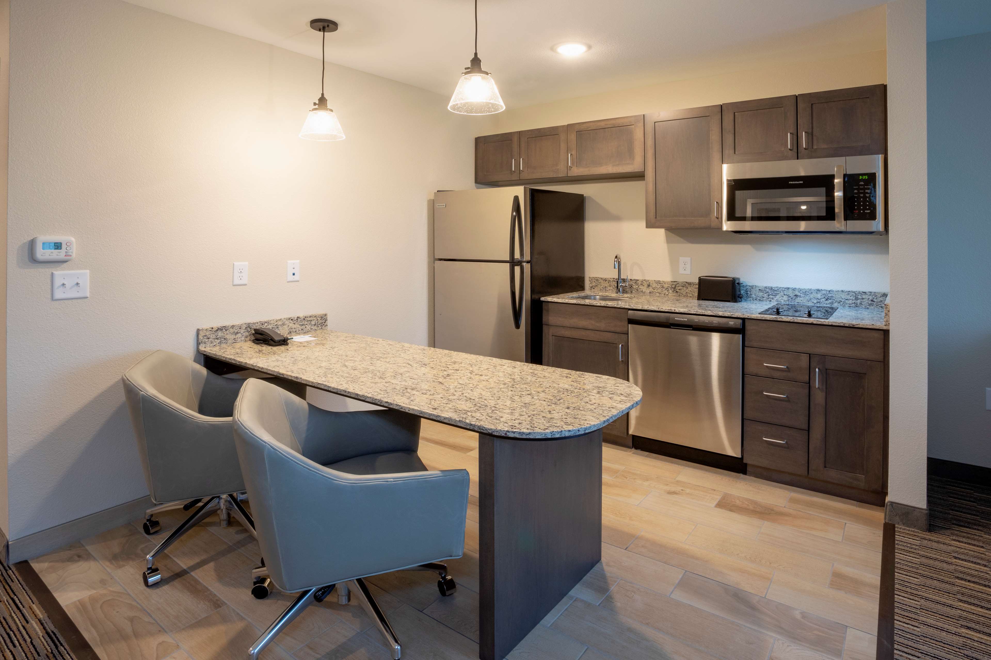 Grandstay Hotel and Suites