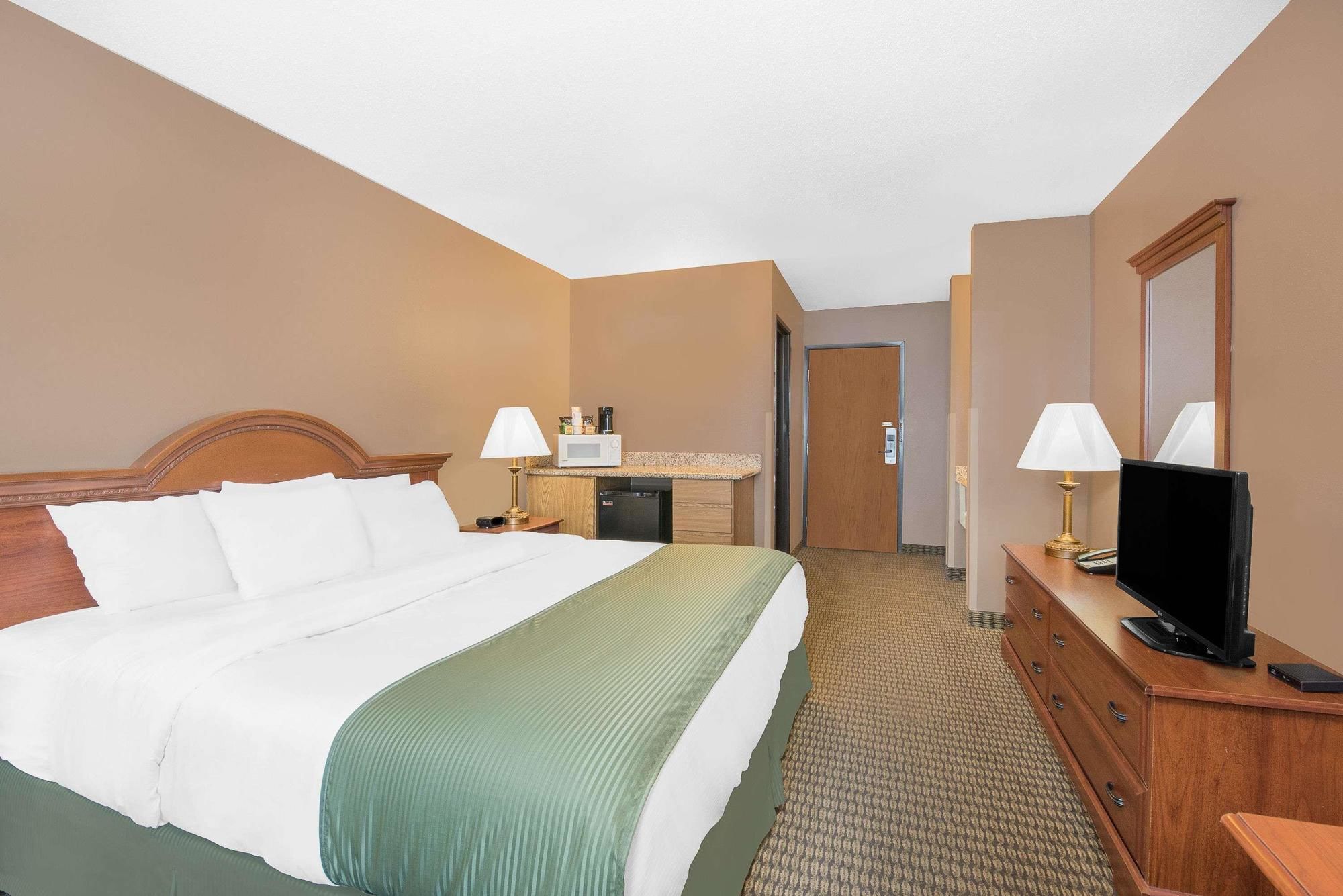 Days Inn by Wyndham Mitchell SD