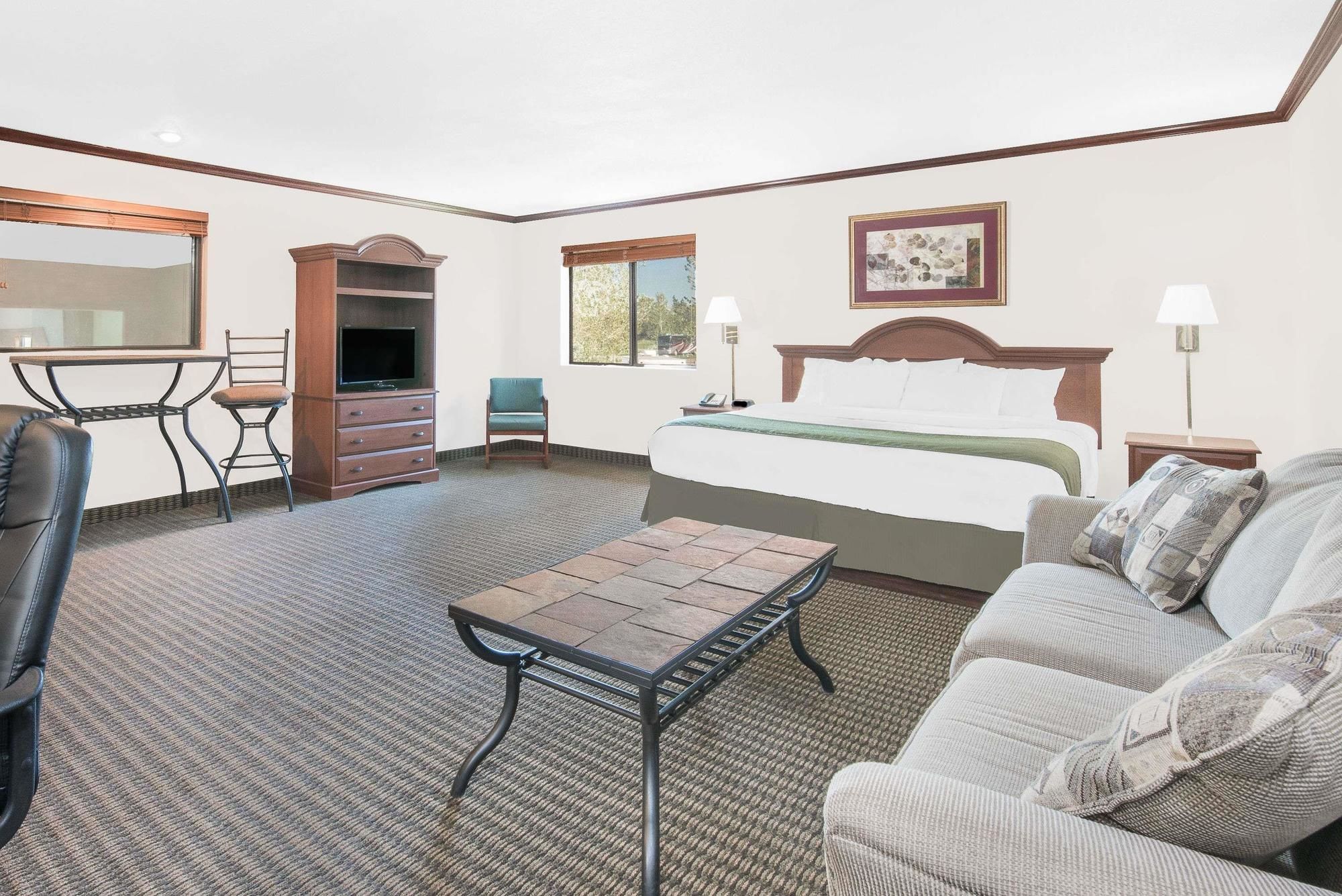 Days Inn by Wyndham Mitchell SD