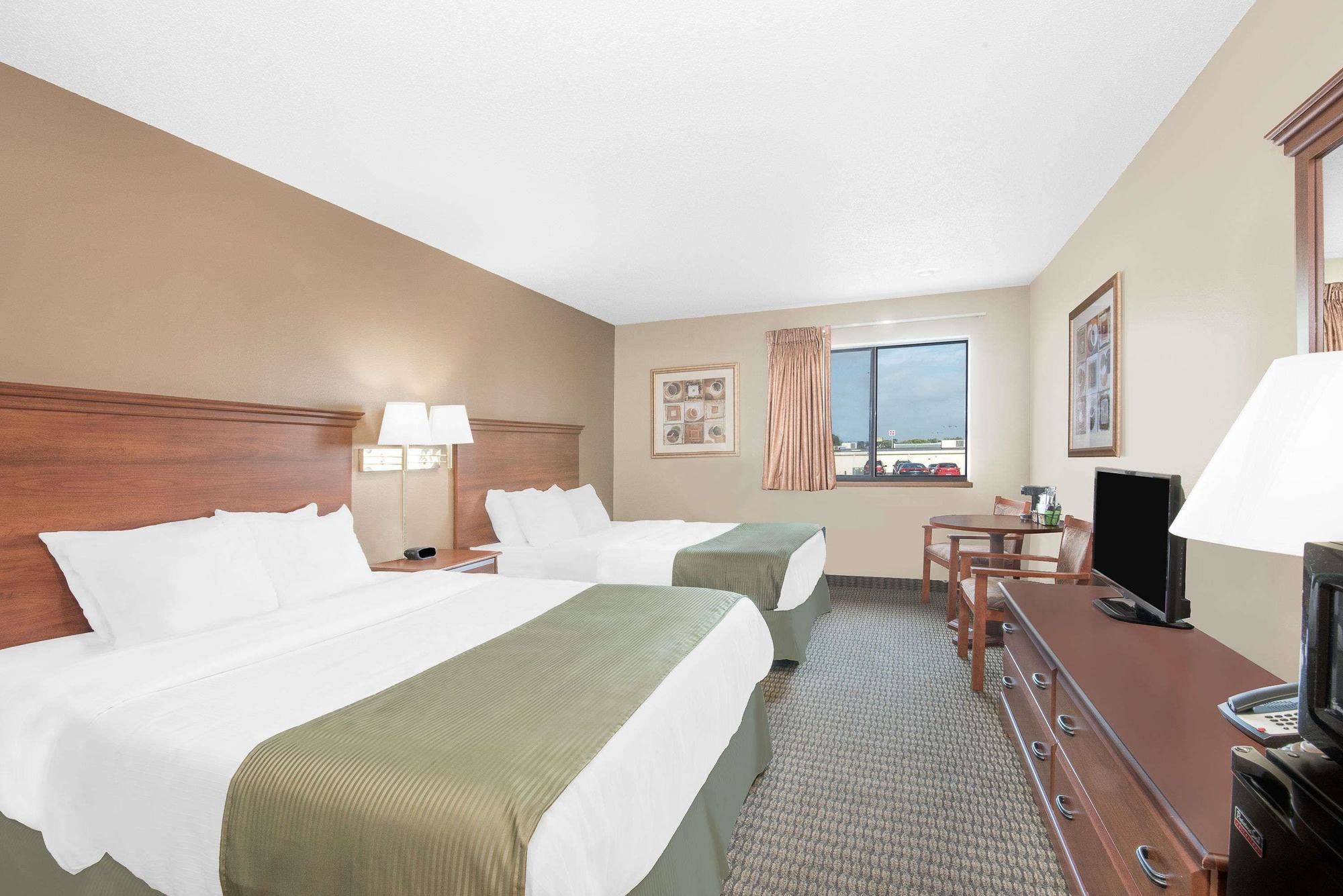 Days Inn by Wyndham Mitchell SD