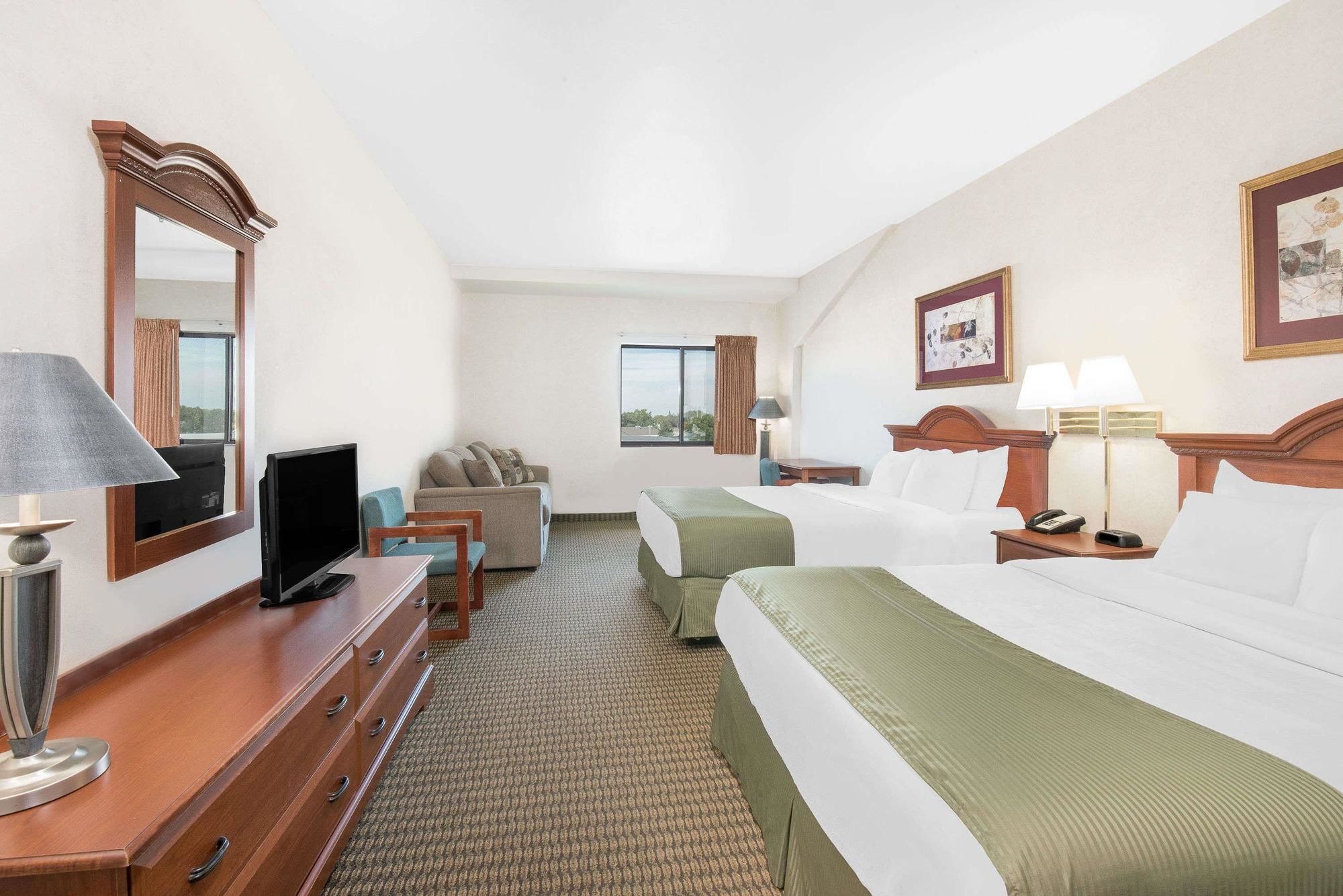 Days Inn by Wyndham Mitchell SD
