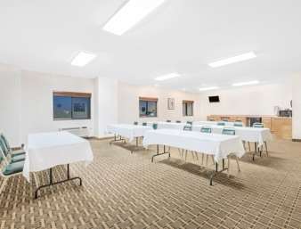Days Inn by Wyndham Mitchell SD
