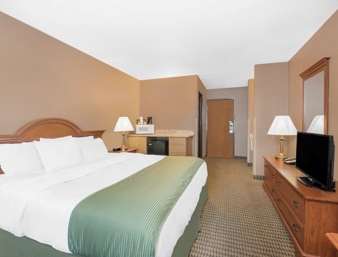 Days Inn by Wyndham Mitchell SD