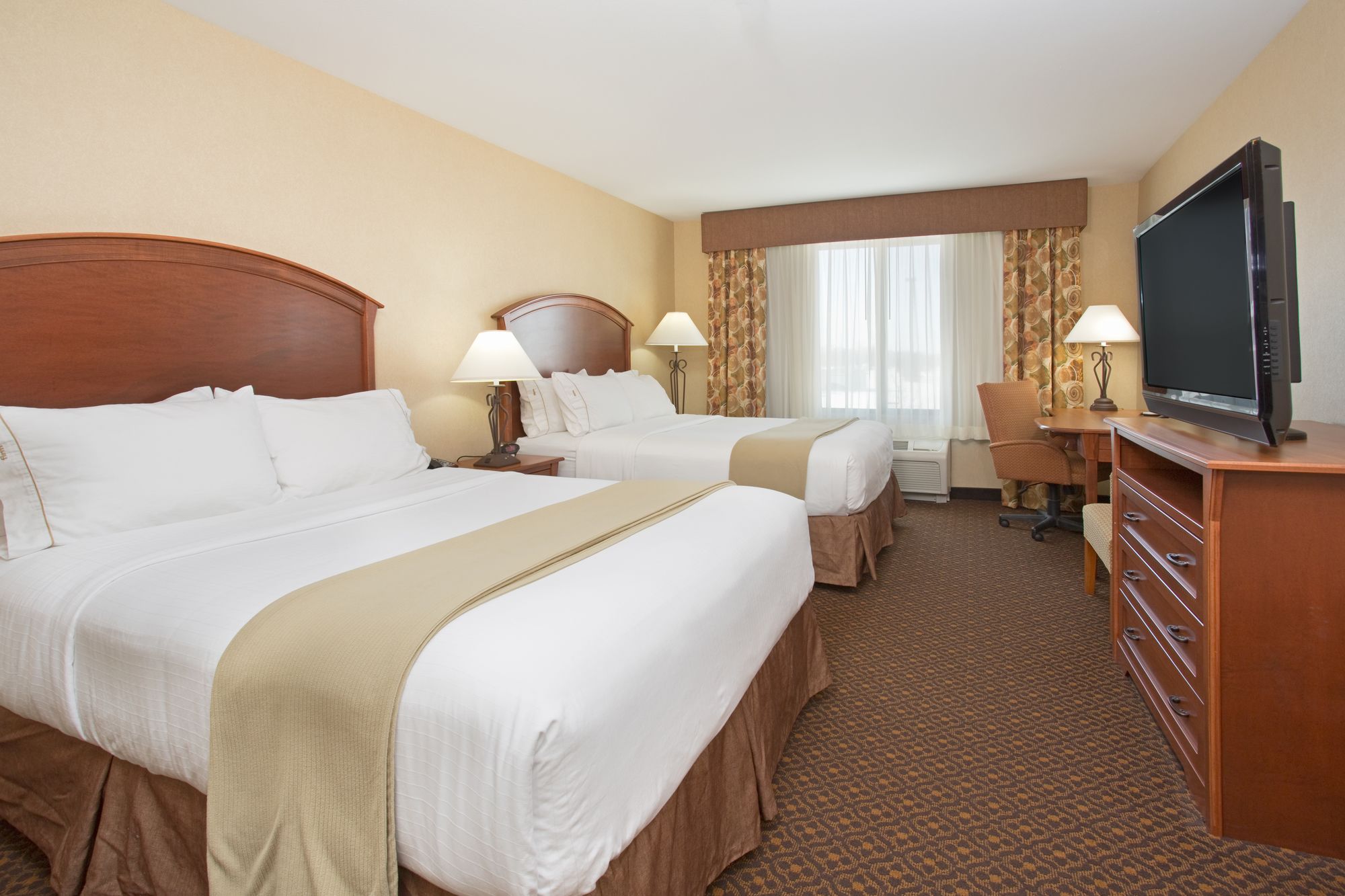 Holiday Inn Express Hotel & Suites Mitchell