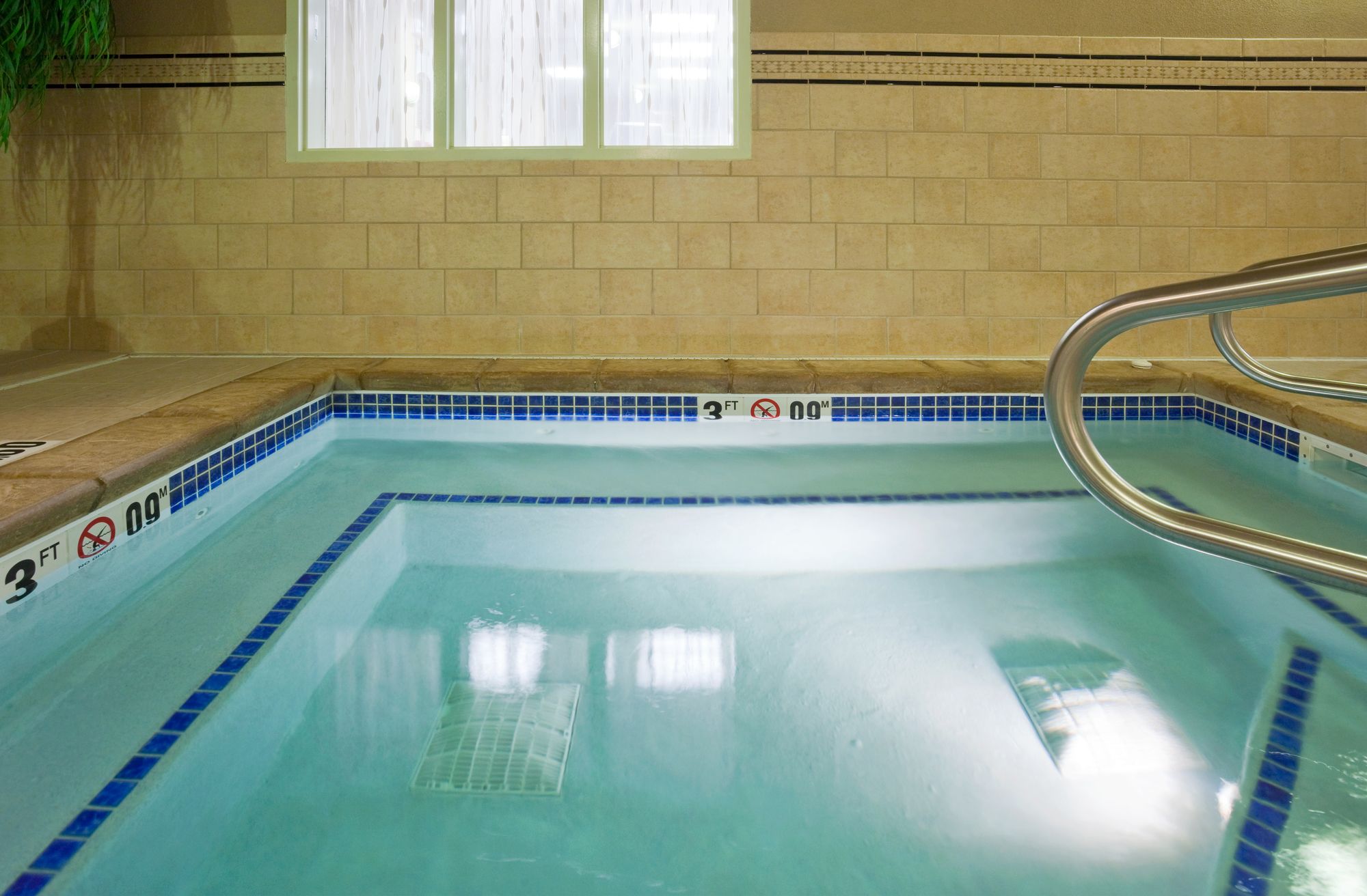 Holiday Inn Express Hotel & Suites Mitchell