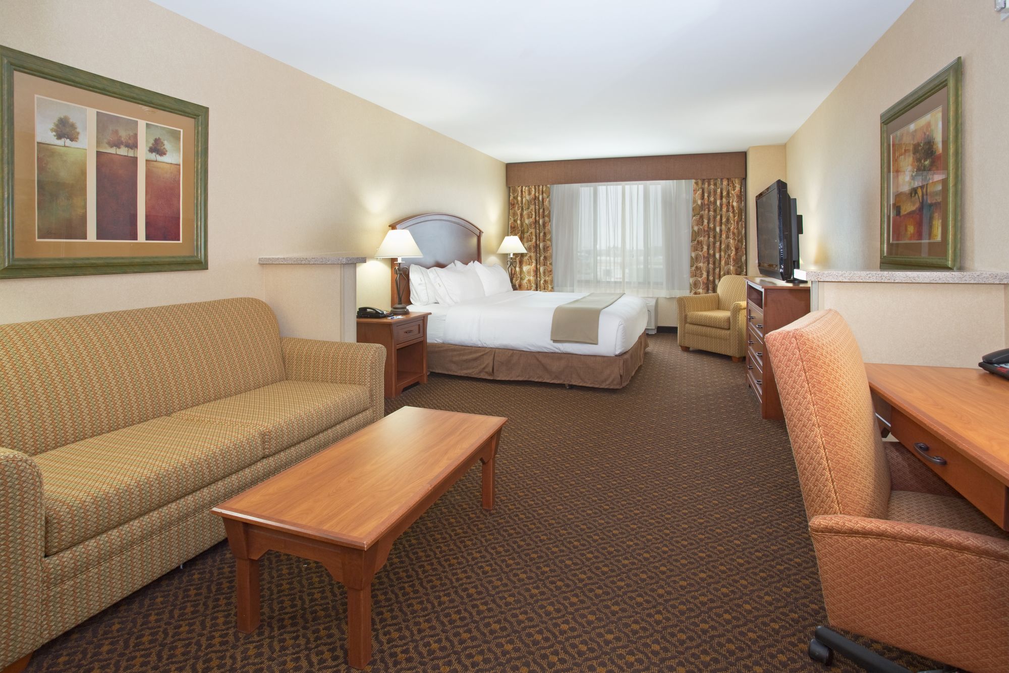 Holiday Inn Express Hotel & Suites Mitchell
