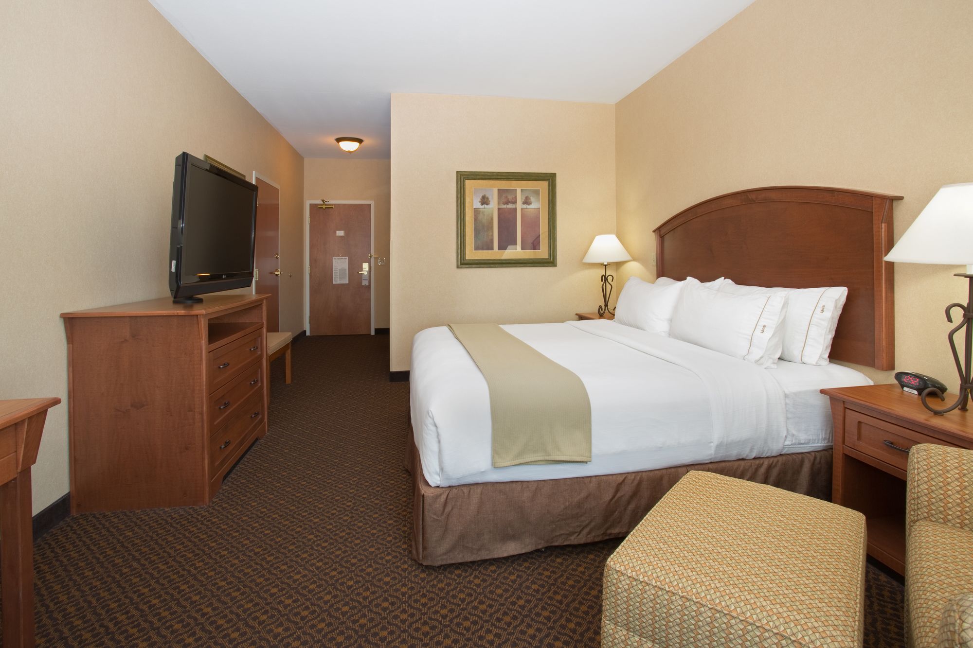 Holiday Inn Express Hotel & Suites Mitchell