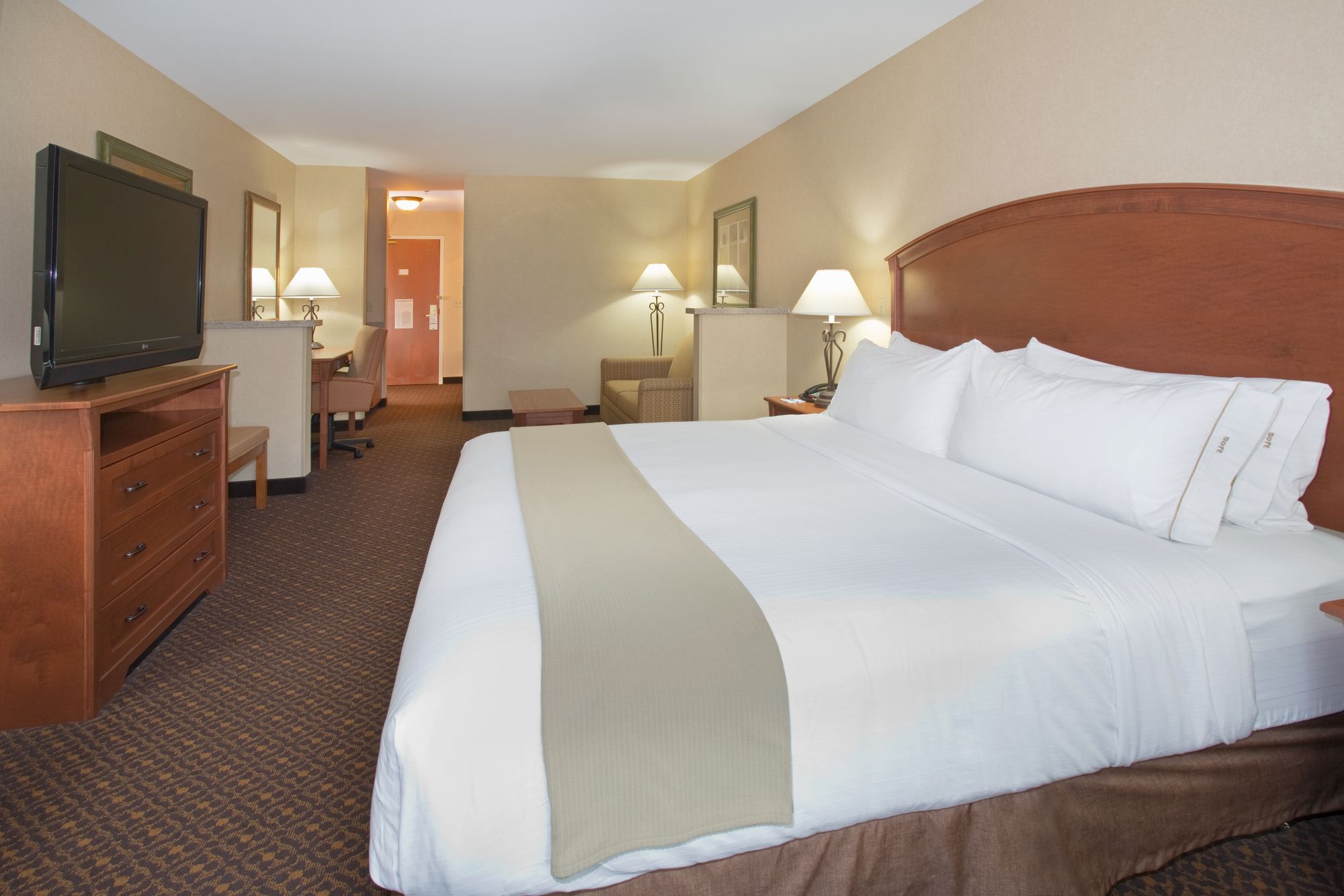 Holiday Inn Express Hotel & Suites Mitchell