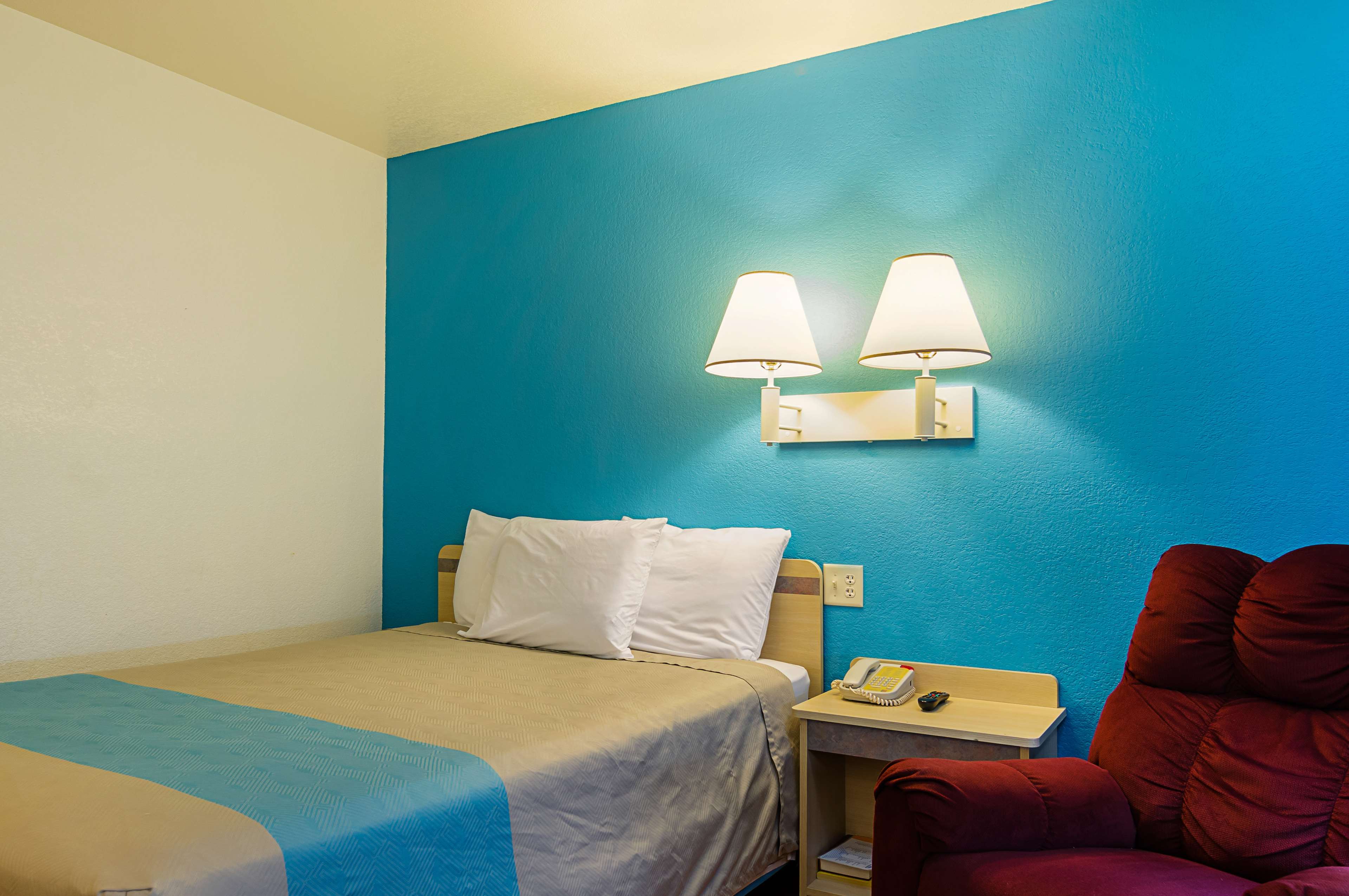 Motel 6 Mitchell