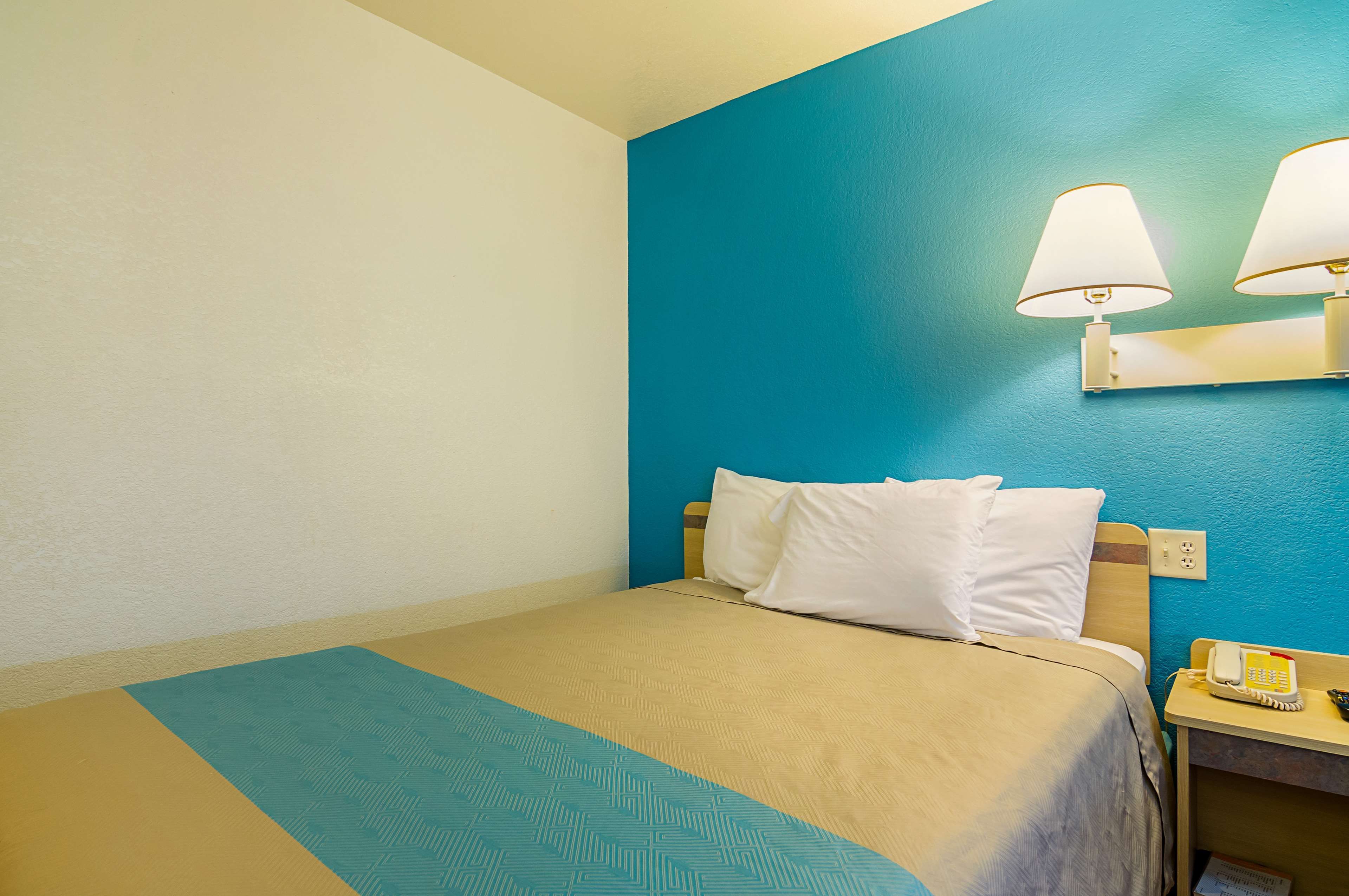 Motel 6 Mitchell
