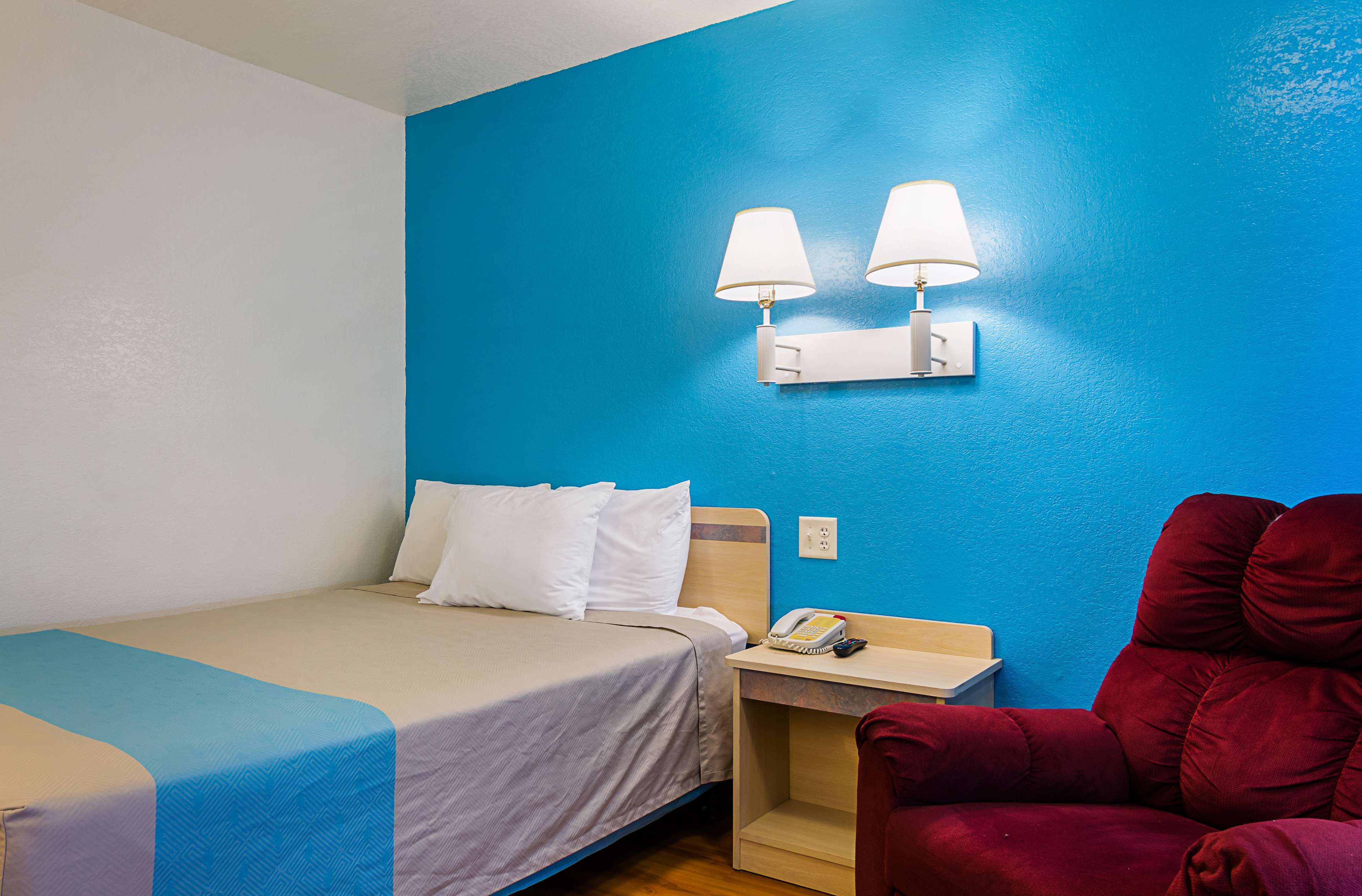 Motel 6 Mitchell